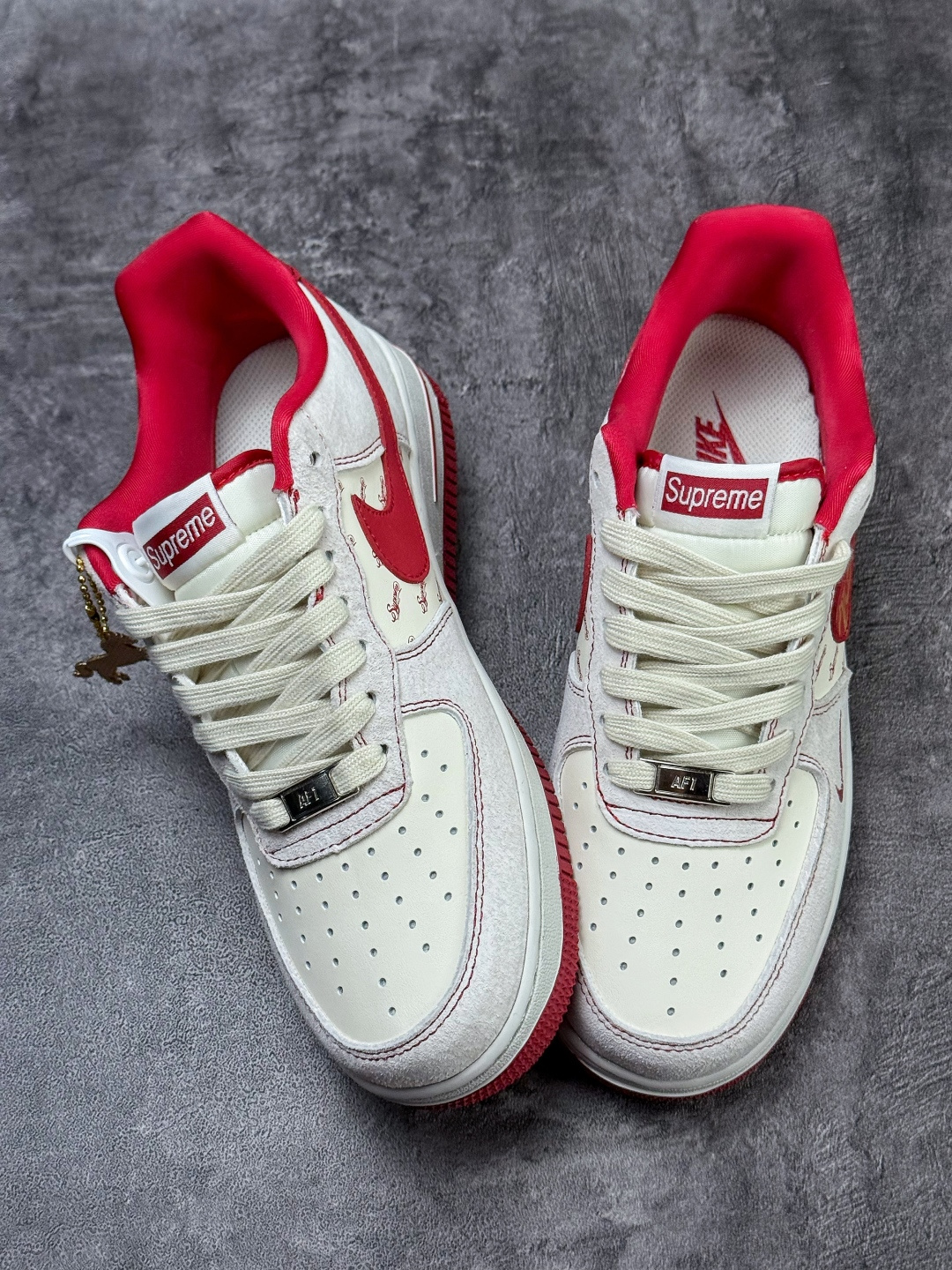 Nike Air Force 1 Low 07 马年限定 x Superme 灰白红小勾 JP2026-133