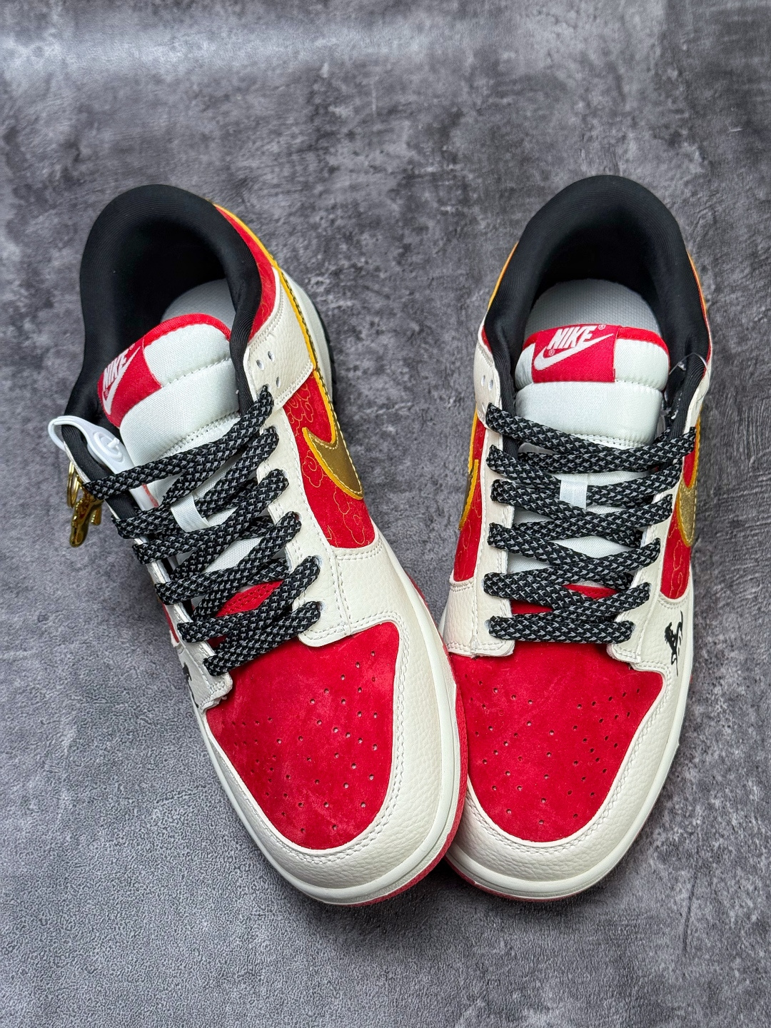 230 Nike SB Dunk Low 马年限定 白红满天星 MN1688-115