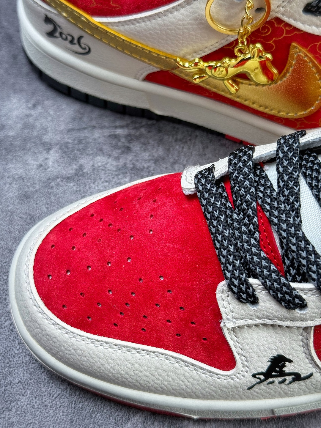 230 Nike SB Dunk Low 马年限定 白红满天星 MN1688-115