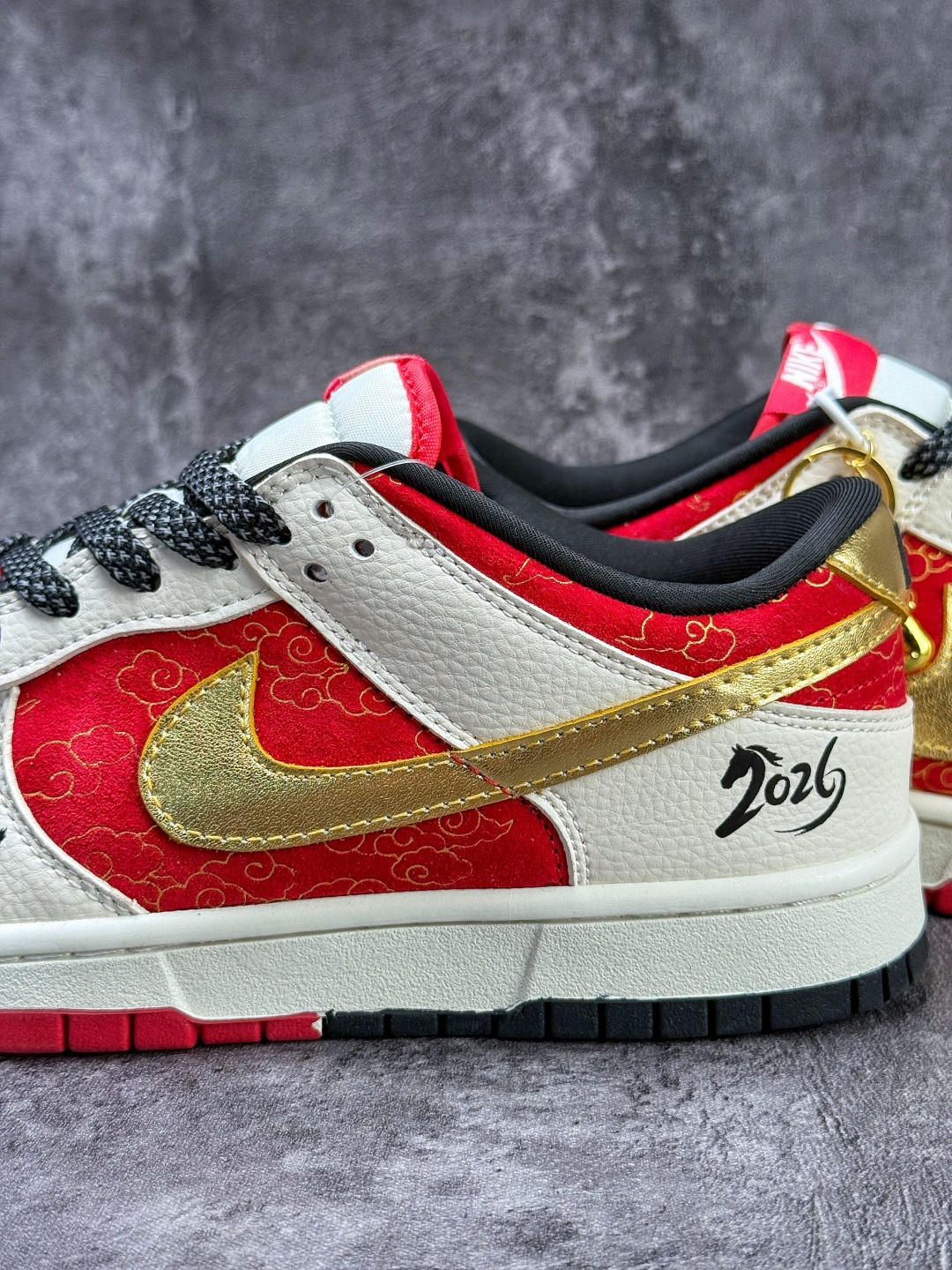 230 Nike SB Dunk Low 马年限定 白红满天星 MN1688-115