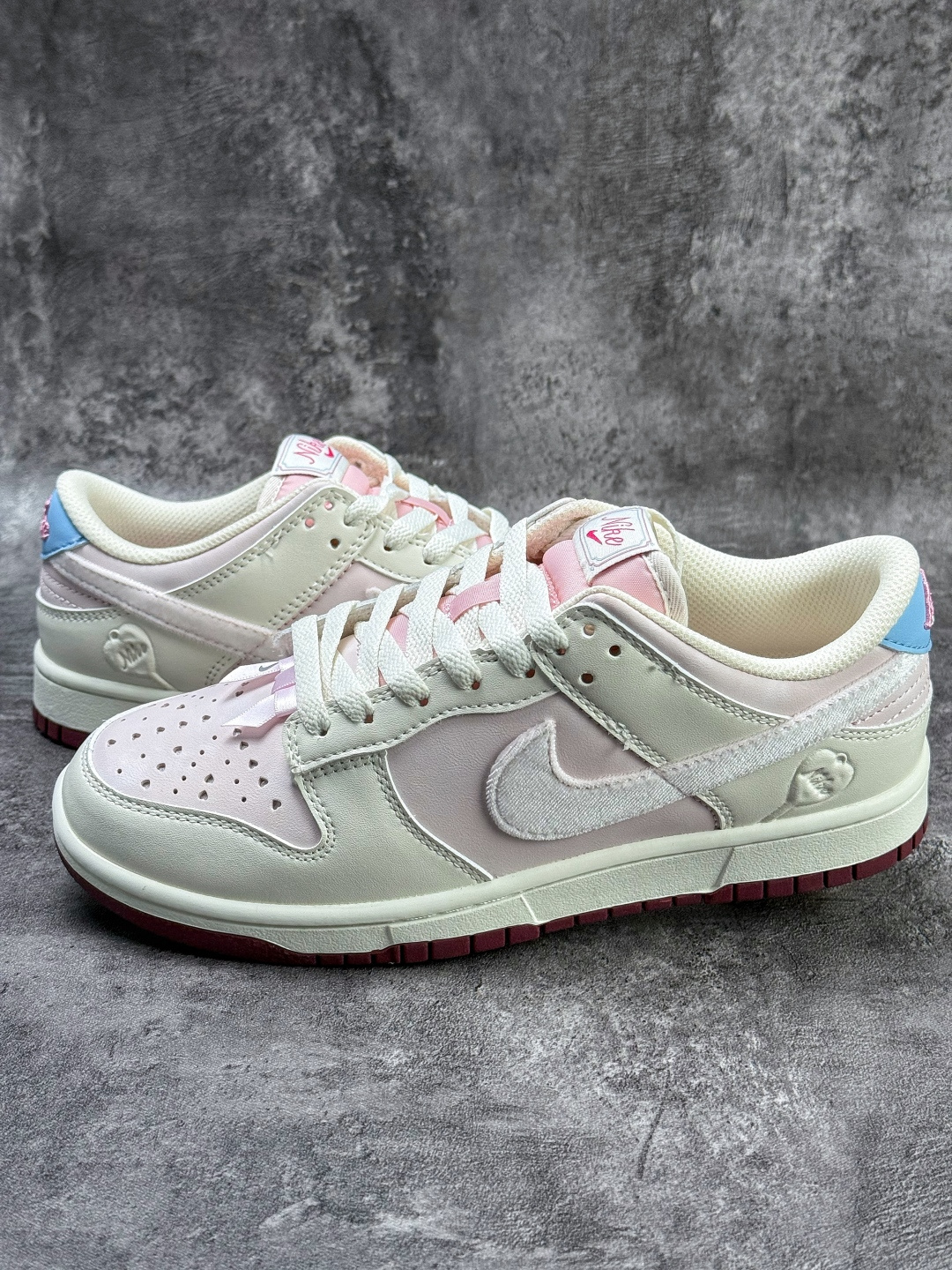 Nike Dunk Low ”Valentine’s Day” 情人节限定 低帮 板鞋 米粉 IQ1145-610 Nike Dunk Low ”Valentine’s Day” 情人节限定 低帮 板鞋 米粉 IQ1145-610