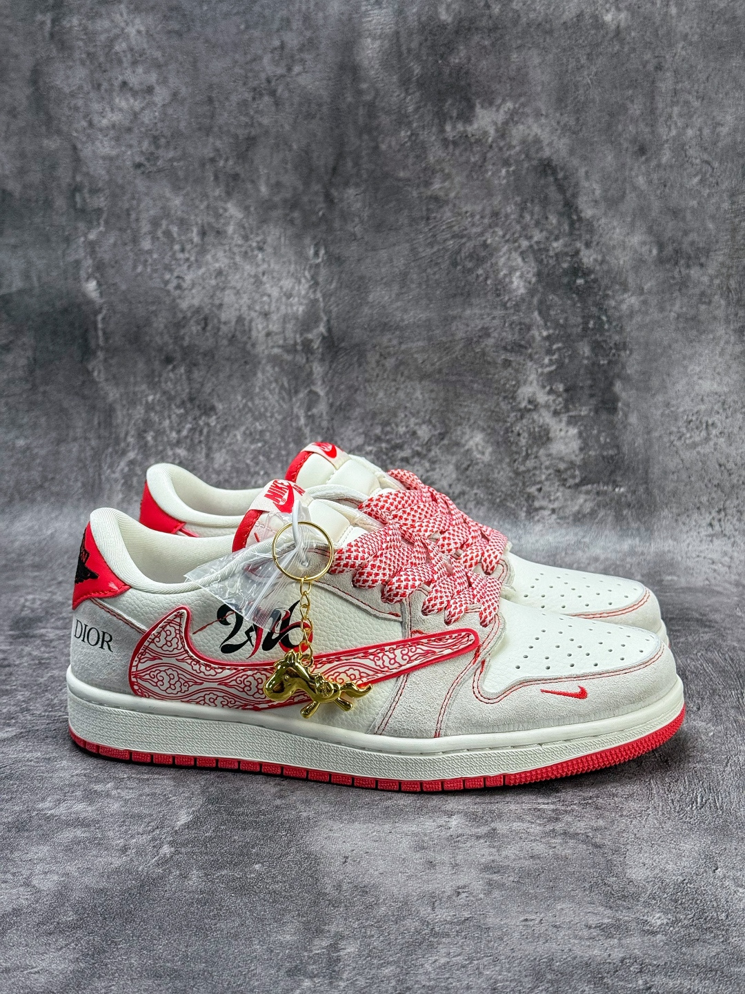Travis Scott x Nike Air Jordan 1 Low 马年限定 Air Jordan 1 Low 反转白红小勾满天星倒钩 JW1188-178