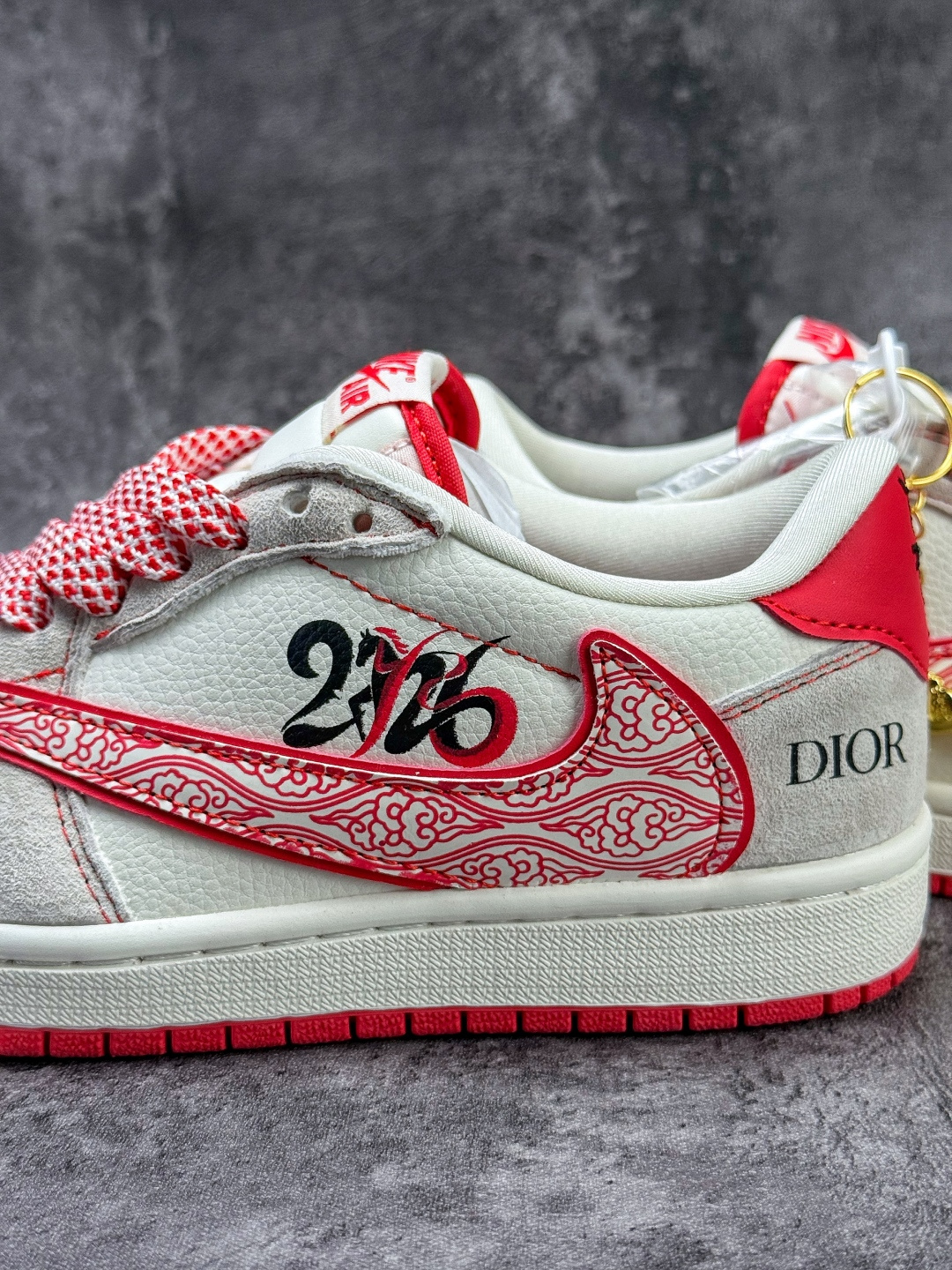 Travis Scott x Nike Air Jordan 1 Low 马年限定 Air Jordan 1 Low 反转白红小勾满天星倒钩 JW1188-178