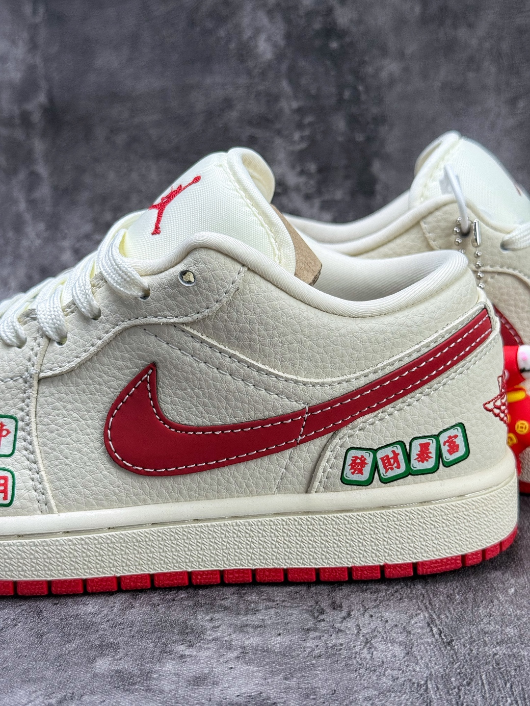 Nike Jordan Air Jordan 1 马年限定 发财暴富 白红小勾 QJ1988-011