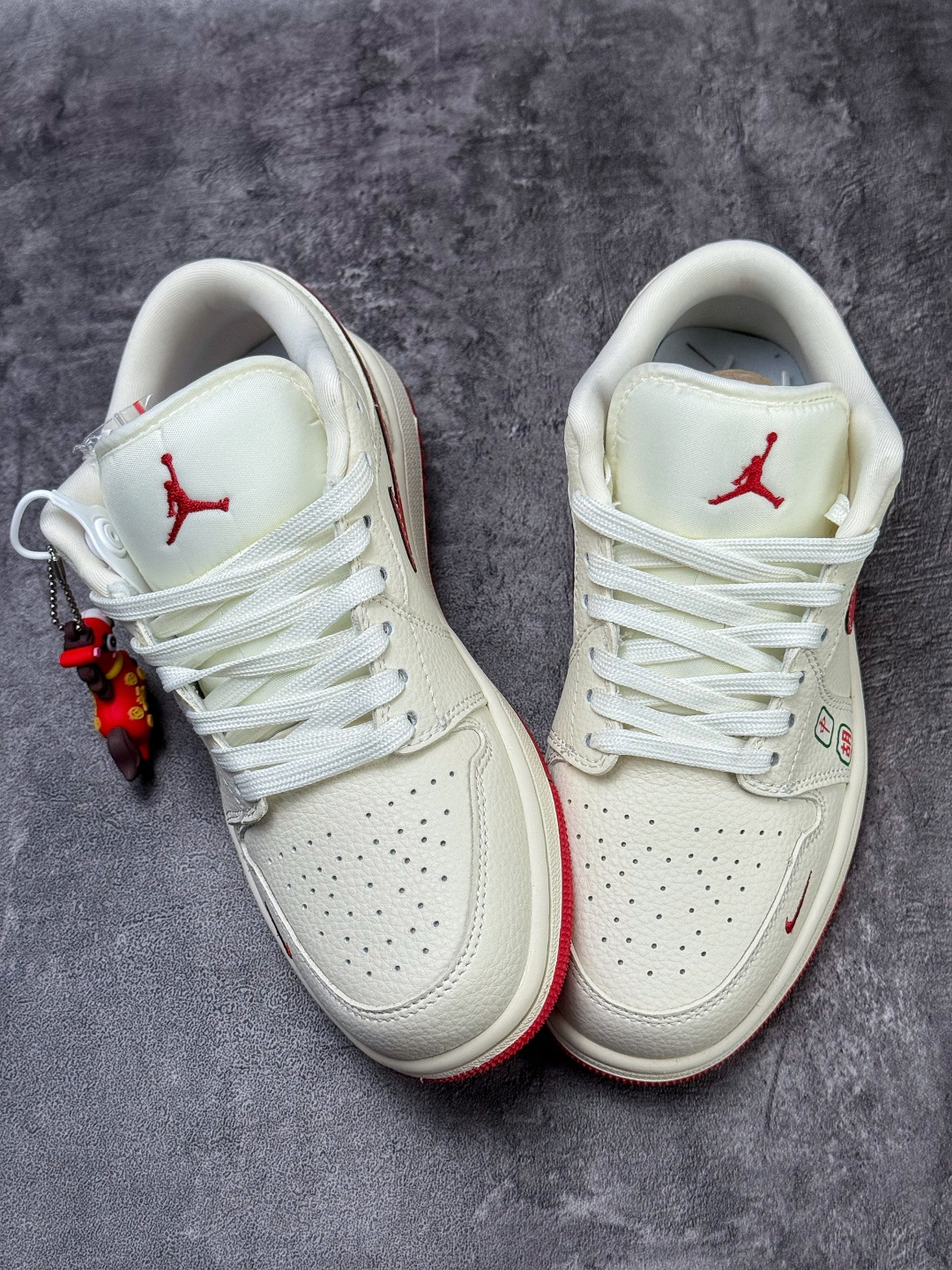 Nike Jordan Air Jordan 1 马年限定 发财暴富 白红小勾 QJ1988-011