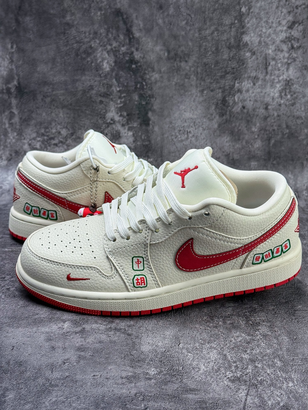 Nike Jordan Air Jordan 1 马年限定 发财暴富 白红小勾 QJ1988-011