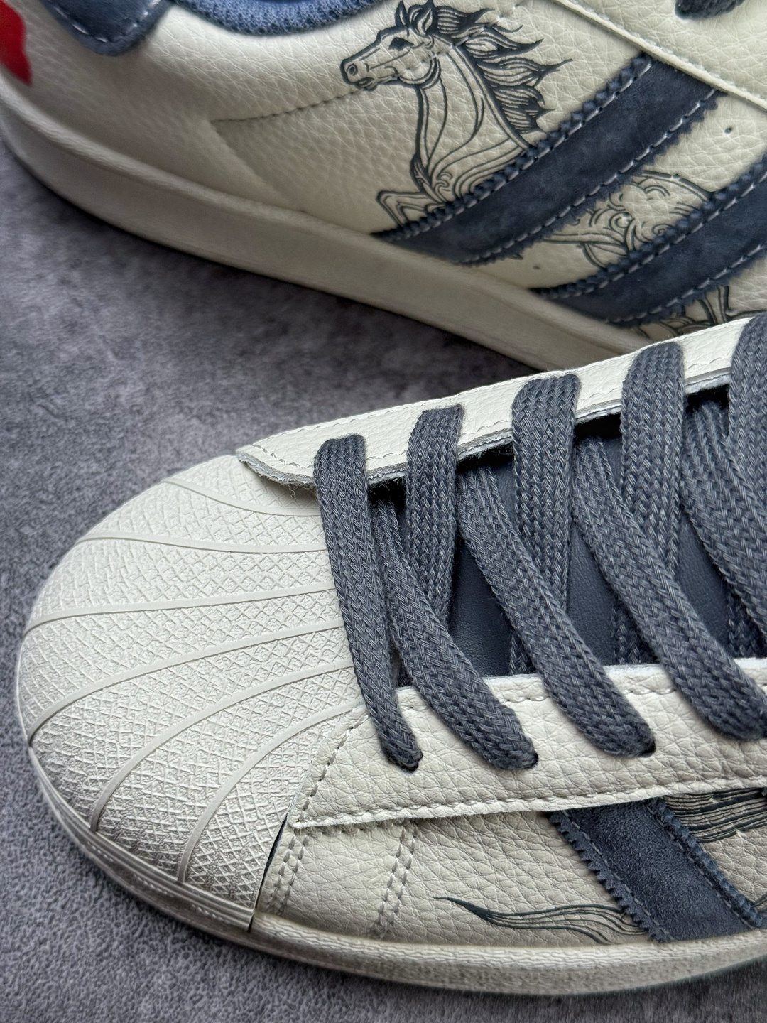 AD Originals Superstar 马年限定 白灰 SD6828CC