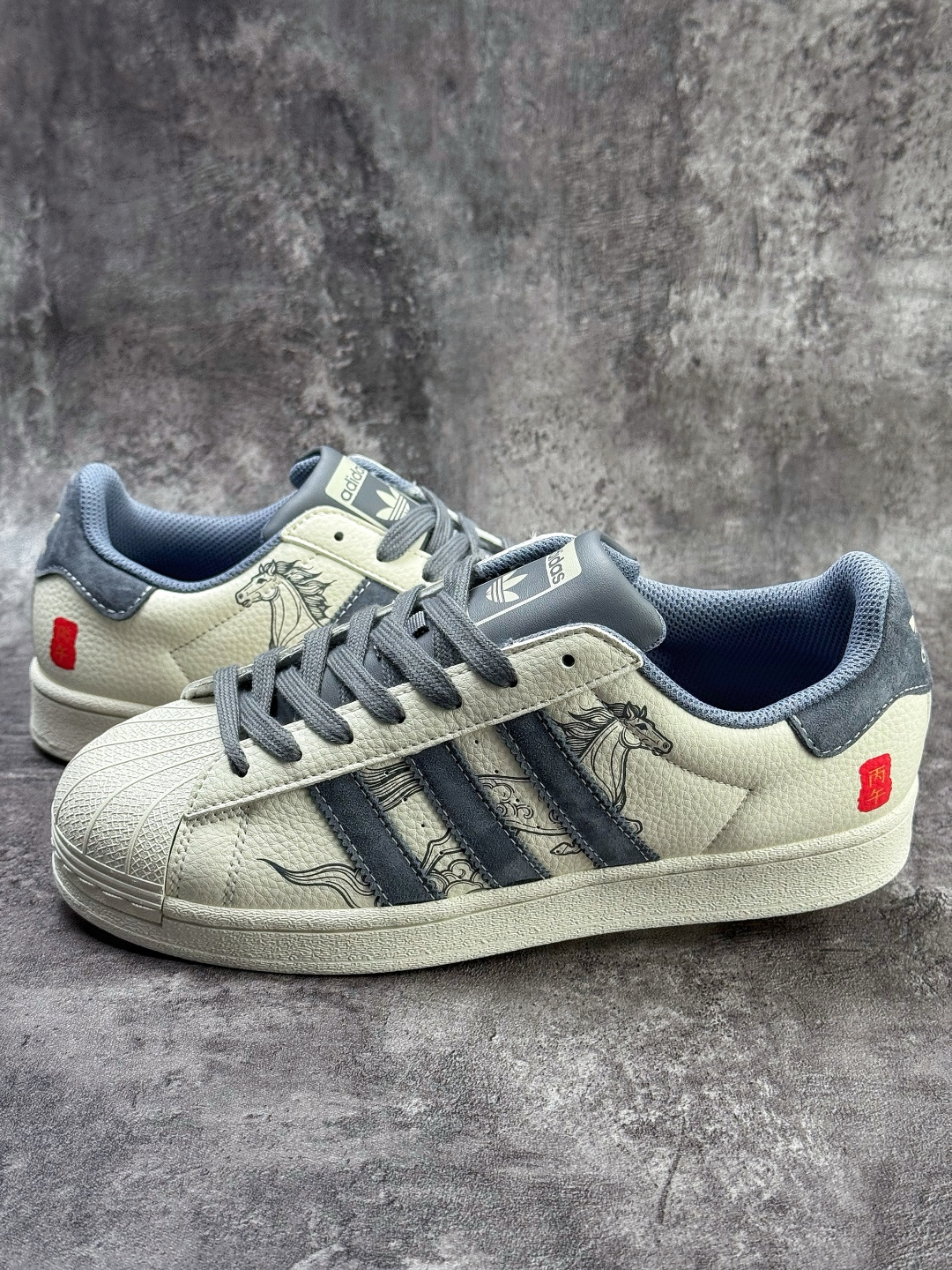 AD Originals Superstar 马年限定 白灰 SD6828CC