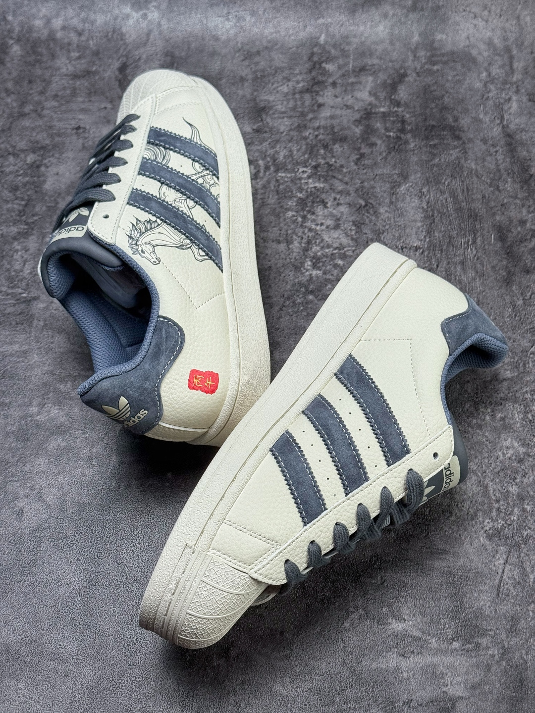 AD Originals Superstar 马年限定 白灰 SD6828CC