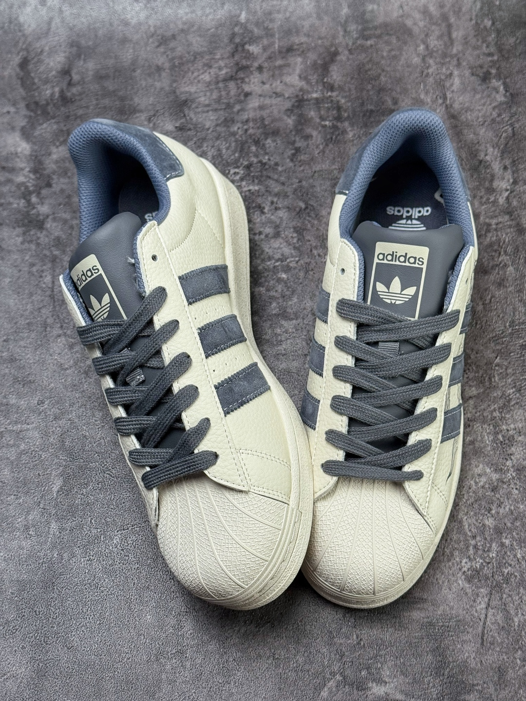 AD Originals Superstar 马年限定 白灰 SD6828CC