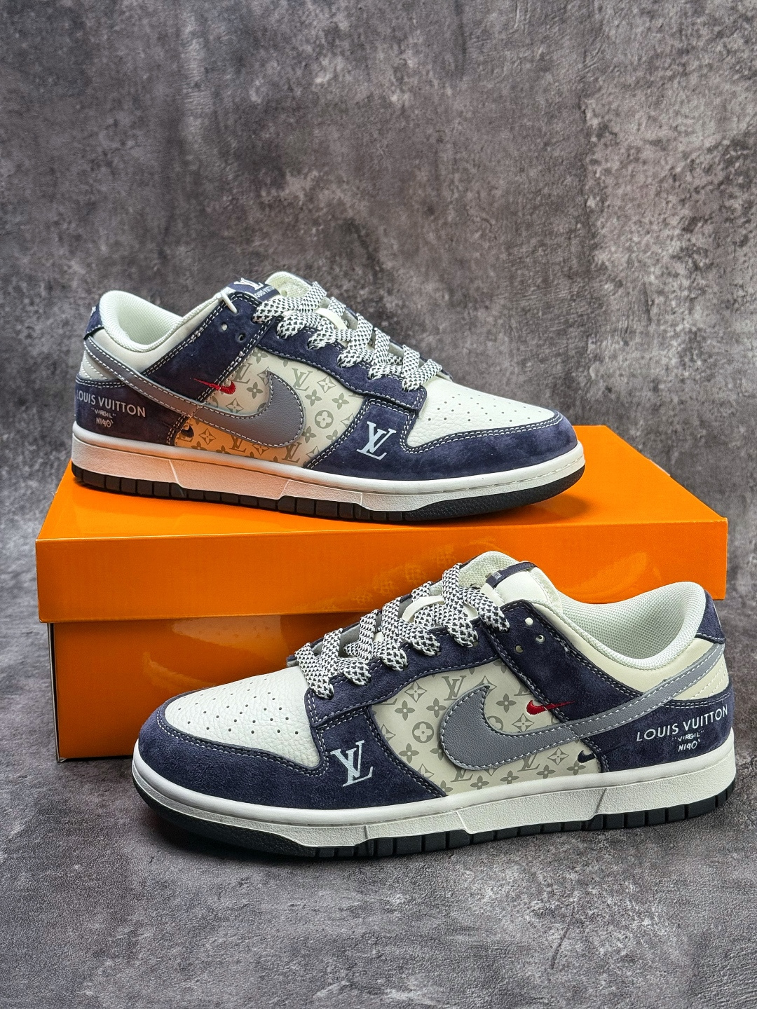 Nike SB Dunk Low x Louis Vuitton 蓝白双小勾满天星 KG6699-F12