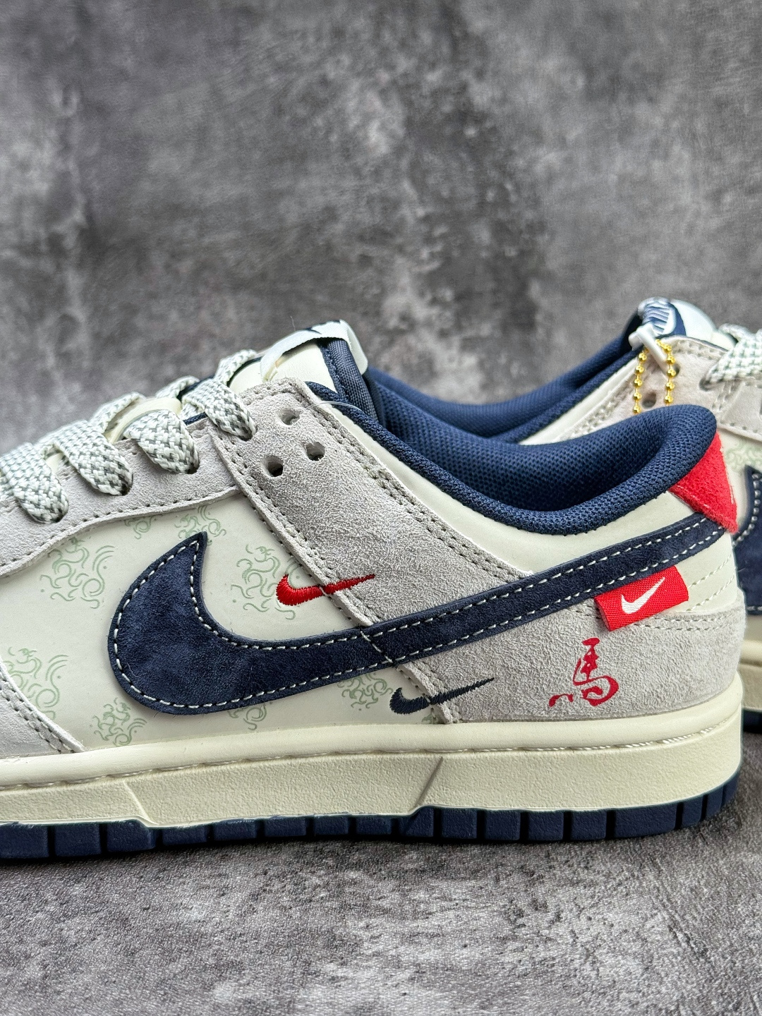 Nike SB Dunk Low 马年限定 灰白蓝双小勾满天星 YX5066-406