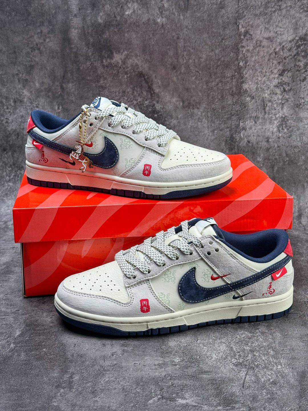 Nike SB Dunk Low 马年限定 灰白蓝双小勾满天星 YX5066-406