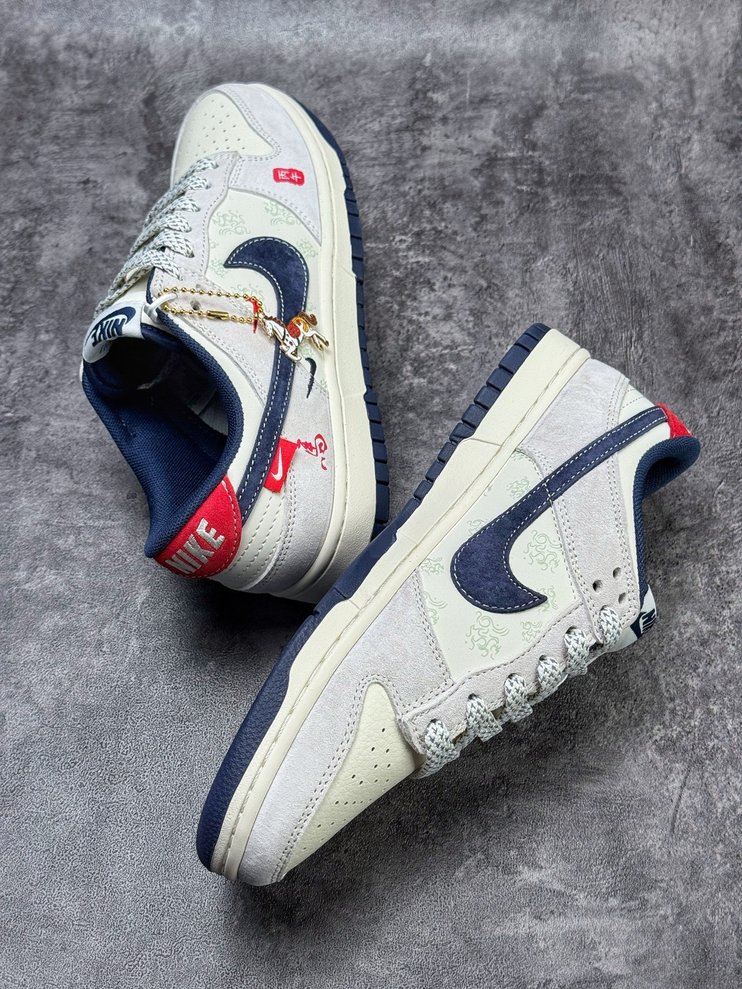Nike SB Dunk Low 马年限定 灰白蓝双小勾满天星 YX5066-406