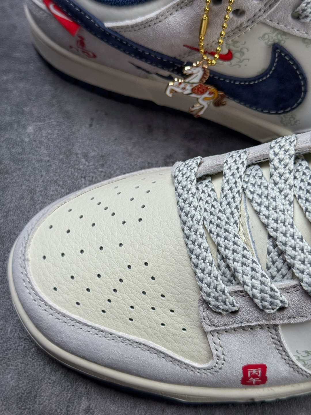 Nike SB Dunk Low 马年限定 灰白蓝双小勾满天星 YX5066-406
