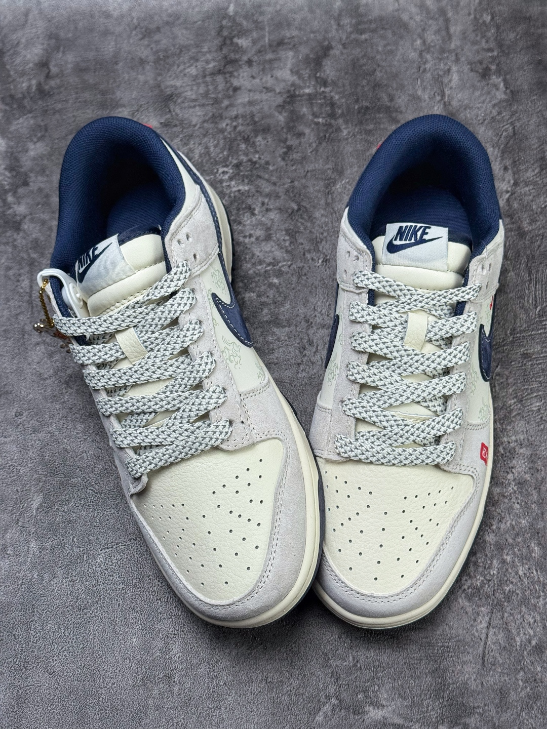 Nike SB Dunk Low 马年限定 灰白蓝双小勾满天星 YX5066-406