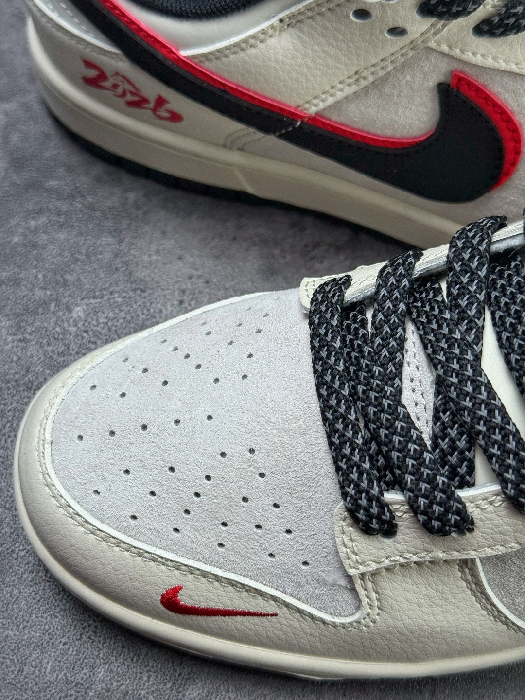 Nike SB Dunk Low 马年限定 白灰双勾小勾满天星 XT6998-129