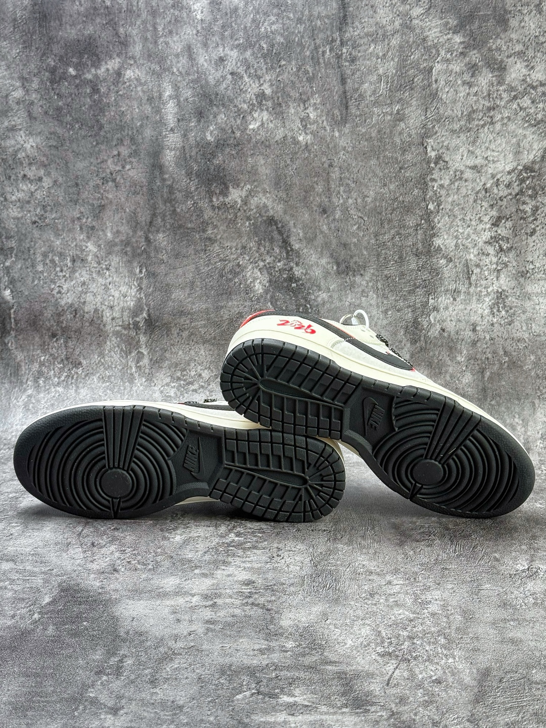 Nike SB Dunk Low 马年限定 白灰双勾小勾满天星 XT6998-129