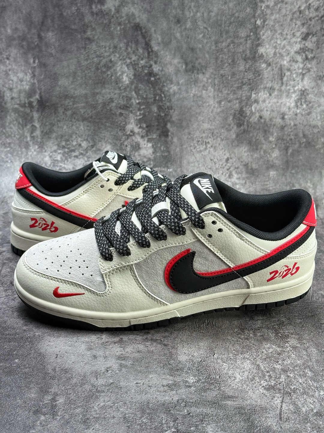 Nike SB Dunk Low 马年限定 白灰双勾小勾满天星 XT6998-129