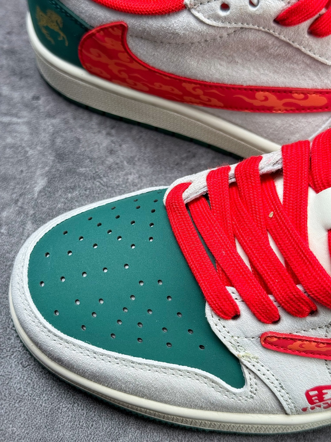 Travis Scott x Nike Air Jordan 1 Low 马年限定 Air Jordan 1 Low 反转灰绿红倒钩 LX1988-801-莆田鞋,莆田鞋货源,高仿鞋,高仿鞋货源,安福档口,莆田高仿鞋,莆田鞋批发,高仿鞋批发,莆田高仿运动鞋,高仿运动鞋,莆田运动鞋 Travis Scott x Nike Air Jordan 1 Low 马年限定 Air Jordan 1 Low 反转灰绿红倒钩 LX1988-801