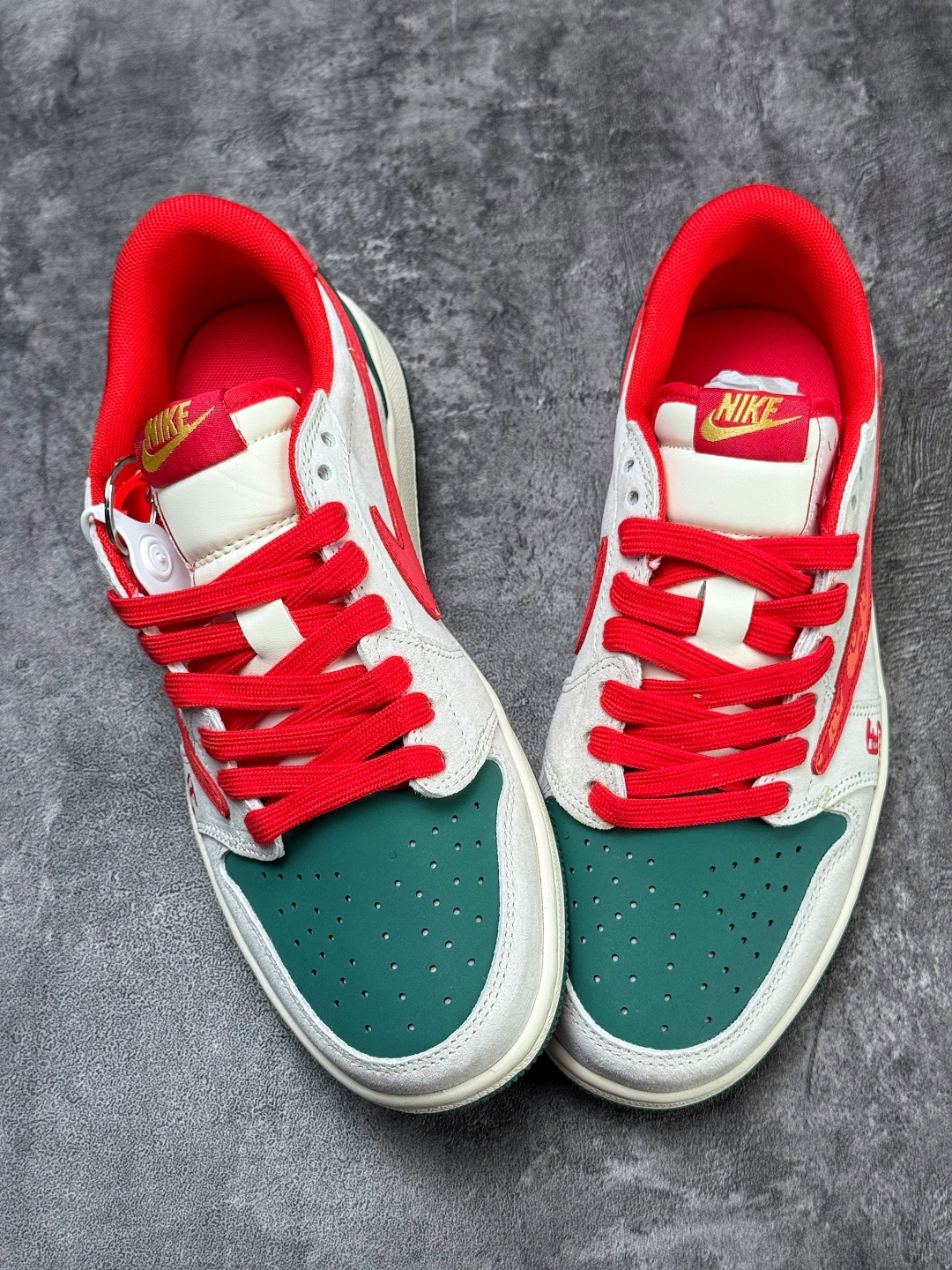 Travis Scott x Nike Air Jordan 1 Low 马年限定 Air Jordan 1 Low 反转灰绿红倒钩 LX1988-801-莆田鞋,莆田鞋货源,高仿鞋,高仿鞋货源,安福档口,莆田高仿鞋,莆田鞋批发,高仿鞋批发,莆田高仿运动鞋,高仿运动鞋,莆田运动鞋 Travis Scott x Nike Air Jordan 1 Low 马年限定 Air Jordan 1 Low 反转灰绿红倒钩 LX1988-801