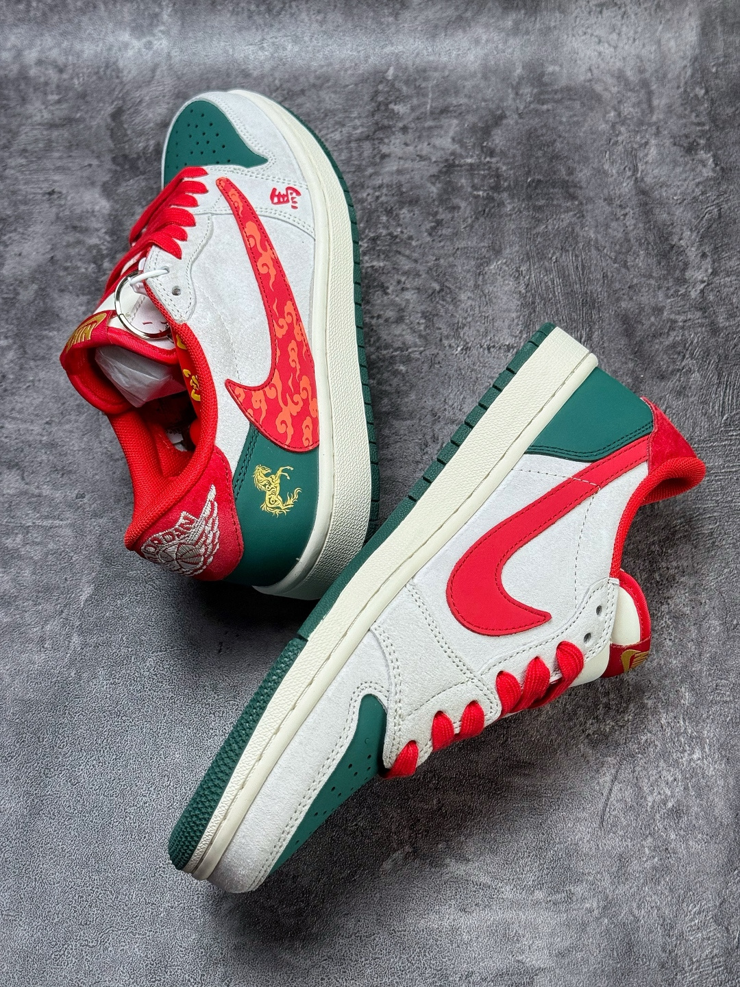 Travis Scott x Nike Air Jordan 1 Low 马年限定 Air Jordan 1 Low 反转灰绿红倒钩 LX1988-801-莆田鞋,莆田鞋货源,高仿鞋,高仿鞋货源,安福档口,莆田高仿鞋,莆田鞋批发,高仿鞋批发,莆田高仿运动鞋,高仿运动鞋,莆田运动鞋 Travis Scott x Nike Air Jordan 1 Low 马年限定 Air Jordan 1 Low 反转灰绿红倒钩 LX1988-801