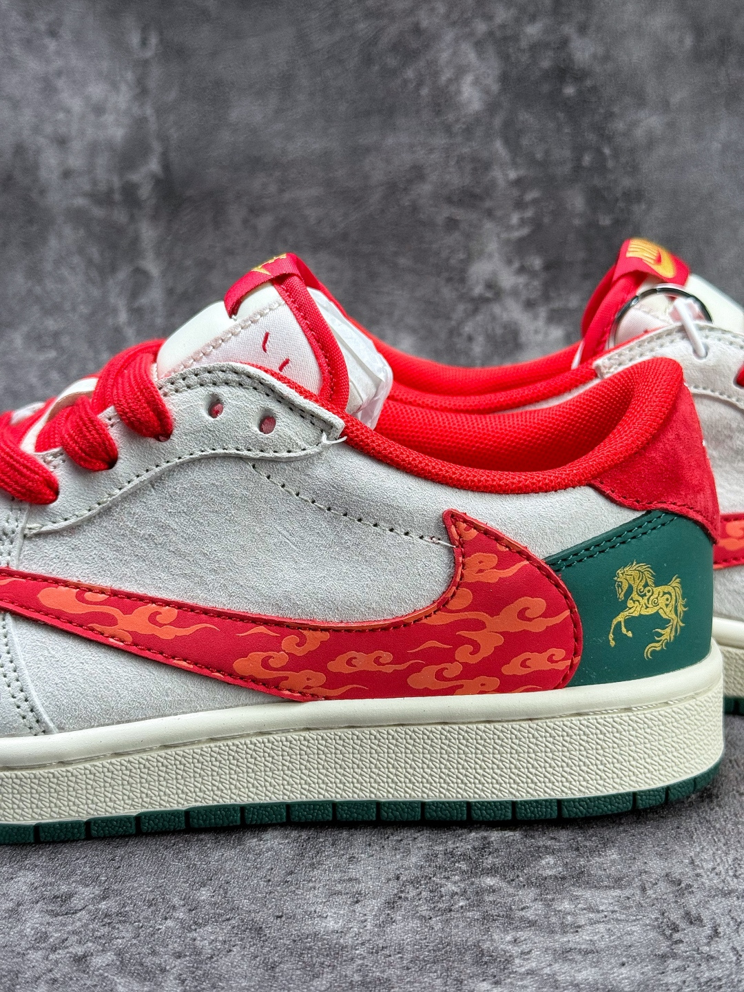 Travis Scott x Nike Air Jordan 1 Low 马年限定 Air Jordan 1 Low 反转灰绿红倒钩 LX1988-801-莆田鞋,莆田鞋货源,高仿鞋,高仿鞋货源,安福档口,莆田高仿鞋,莆田鞋批发,高仿鞋批发,莆田高仿运动鞋,高仿运动鞋,莆田运动鞋 Travis Scott x Nike Air Jordan 1 Low 马年限定 Air Jordan 1 Low 反转灰绿红倒钩 LX1988-801