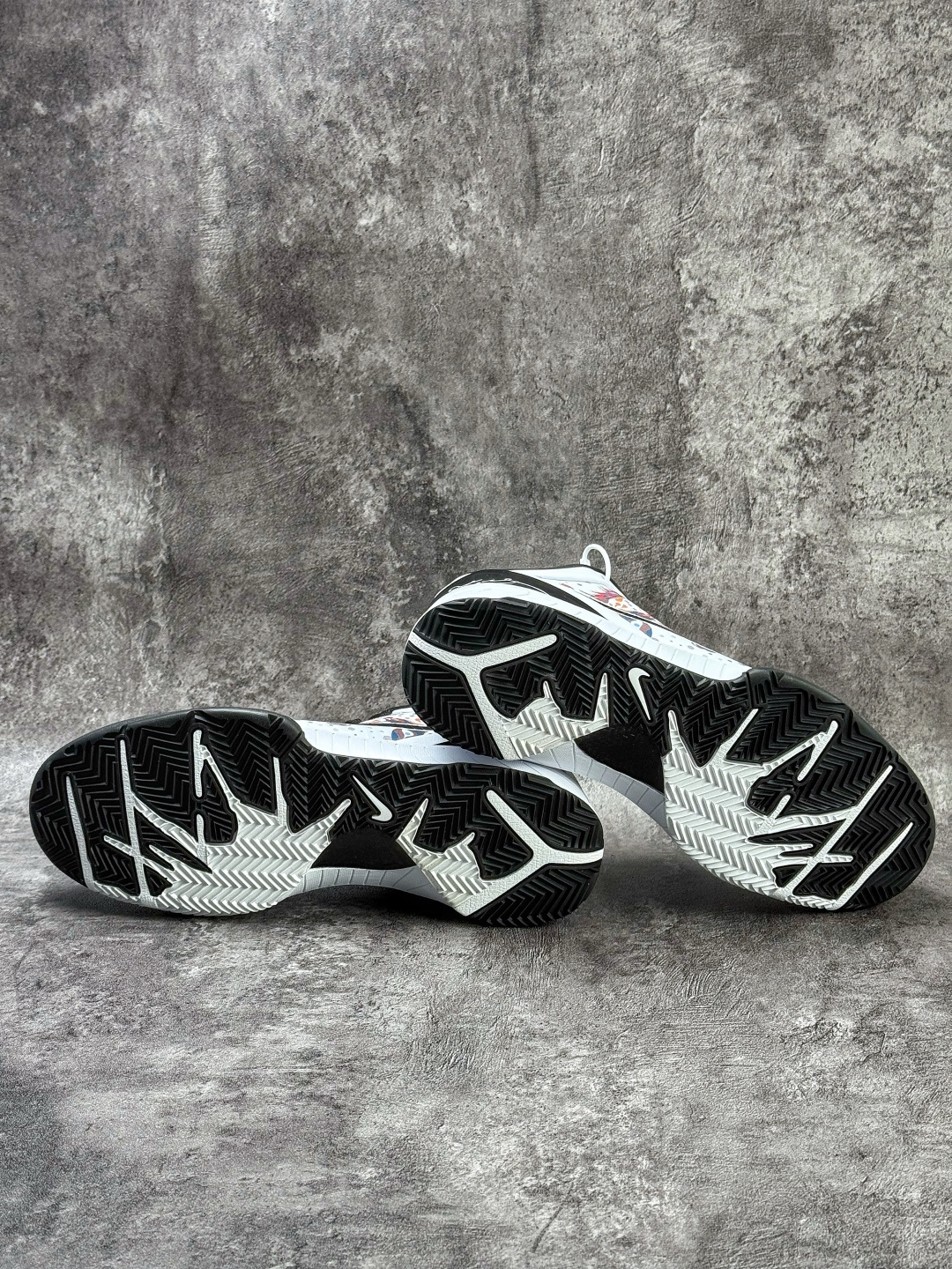 Nike Zoom Kobe 4 科比4代篮球鞋 马年限定 复刻防滑耐磨减震舒适轻便篮球鞋 AV6339-105