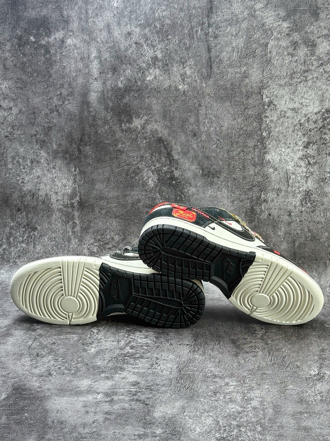 Nike SB Dunk Low 马年限定 黑白三小勾满天星 YX5066-C62