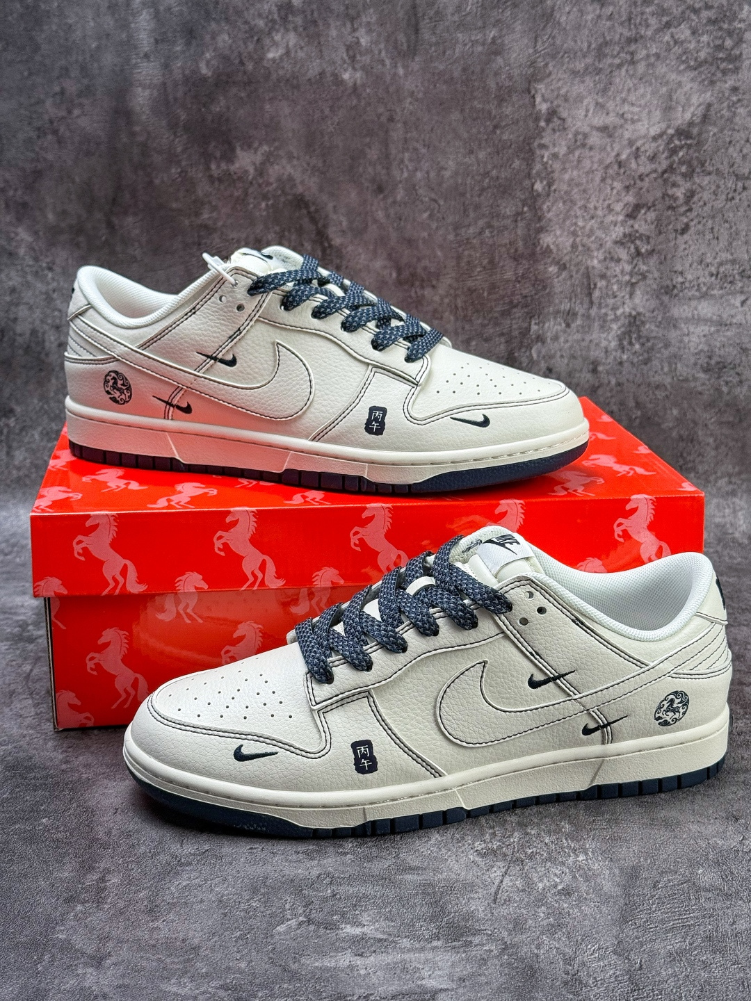 Nike SB Dunk Low 马年限定 白蓝三小勾满天星 JY6988-134