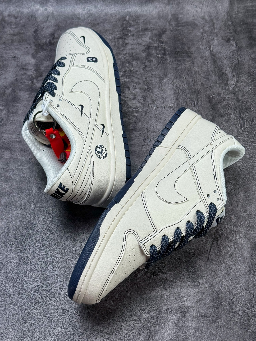 Nike SB Dunk Low 马年限定 白蓝三小勾满天星 JY6988-134