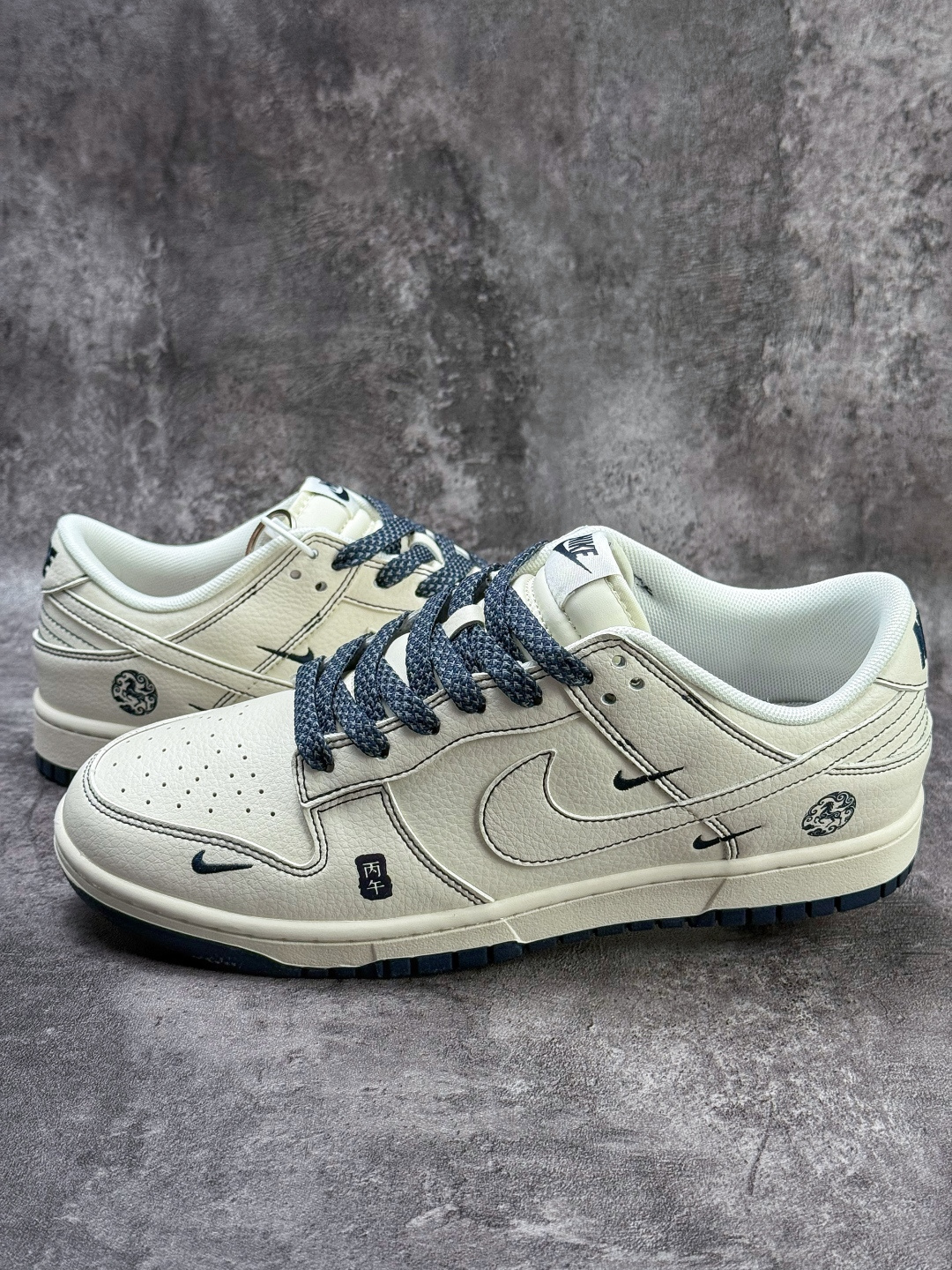 Nike SB Dunk Low 马年限定 白蓝三小勾满天星 JY6988-134