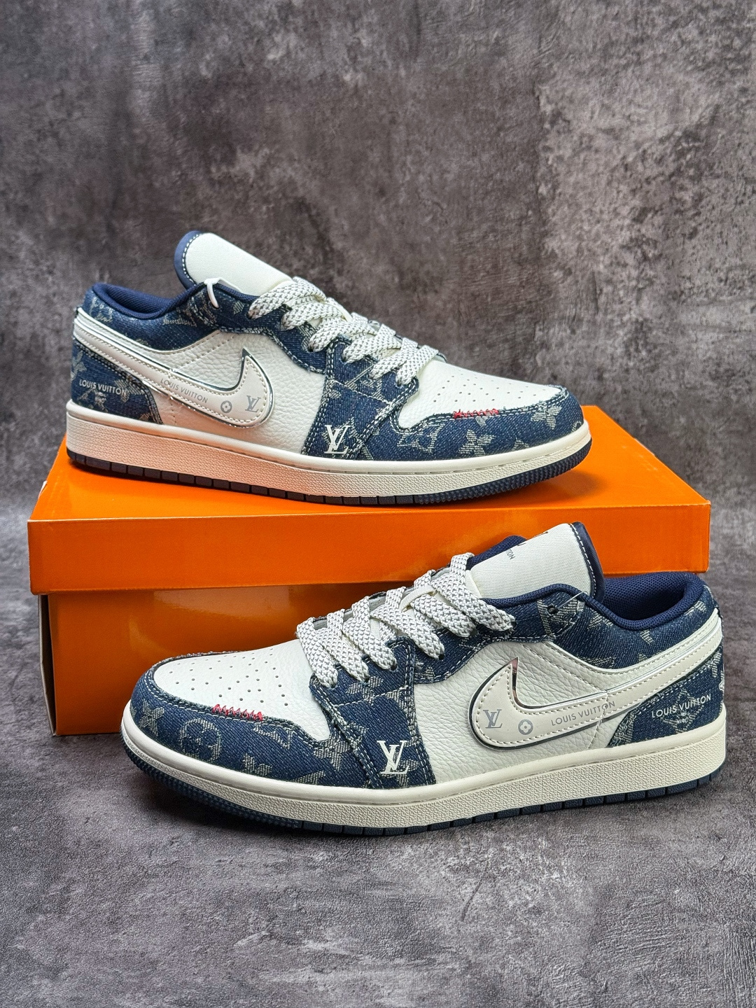 Air Jordan 1 Retro Low x Louis Vuitton 蓝白牛仔满天星 YX5066-389