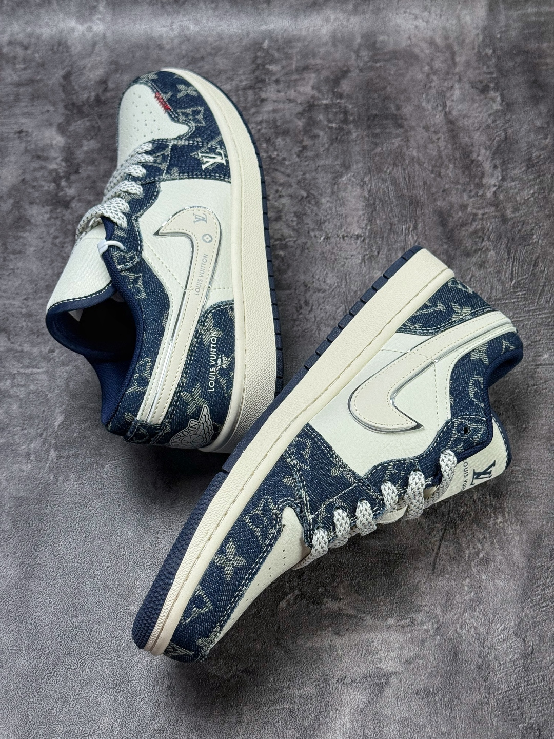 Air Jordan 1 Retro Low x Louis Vuitton 蓝白牛仔满天星 YX5066-389