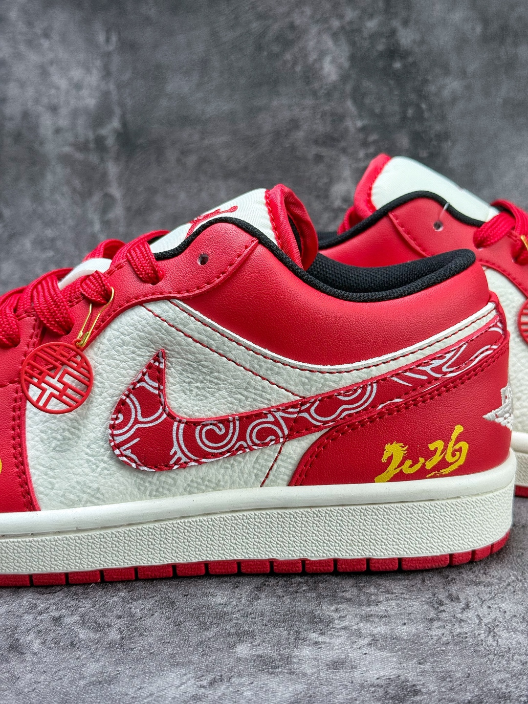 Air Jordan 1 Retro Low 马年限定 红白小勾 KG6669-F22