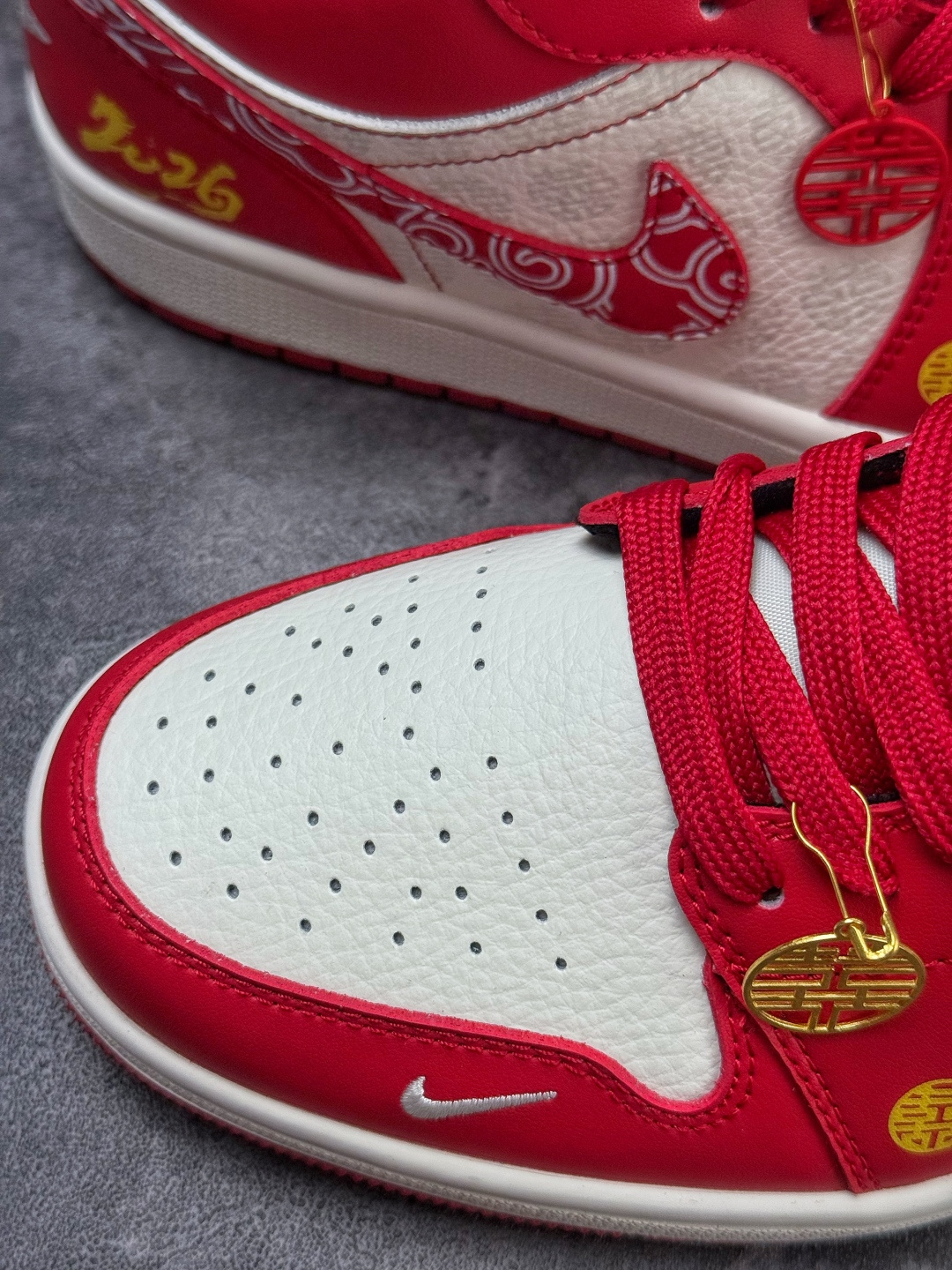 Air Jordan 1 Retro Low 马年限定 红白小勾 KG6669-F22