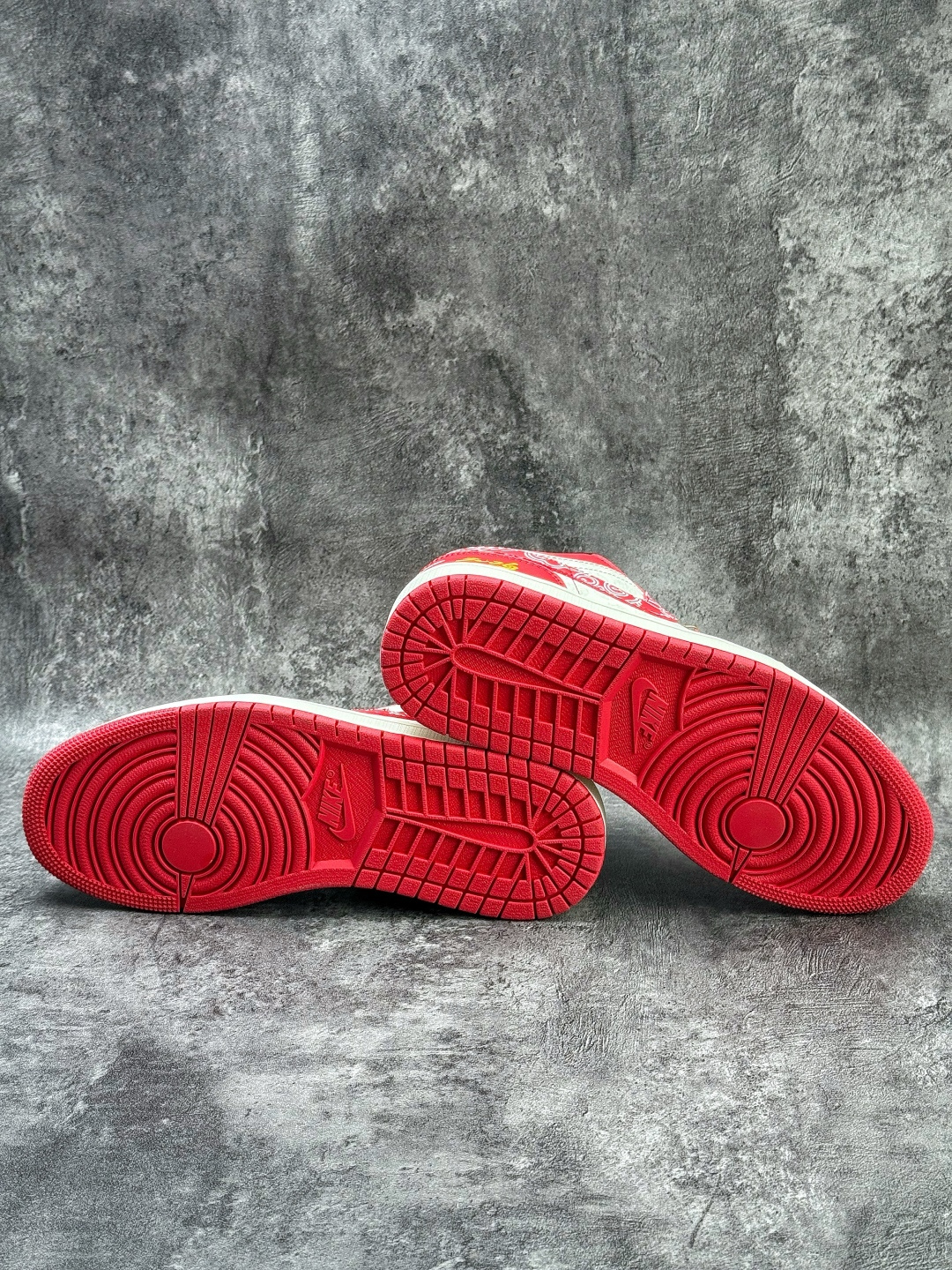 Air Jordan 1 Retro Low 马年限定 红白小勾 KG6669-F22