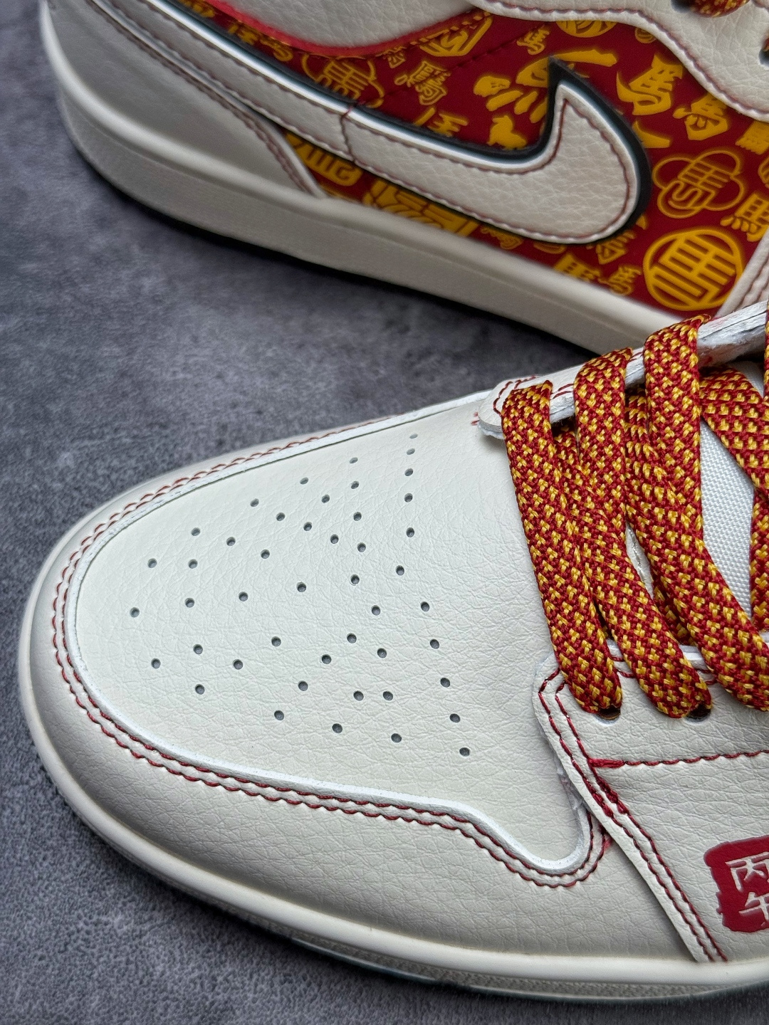 Air Jordan 1 Retro Low 马年限定 白红满天星 XT6998-119
