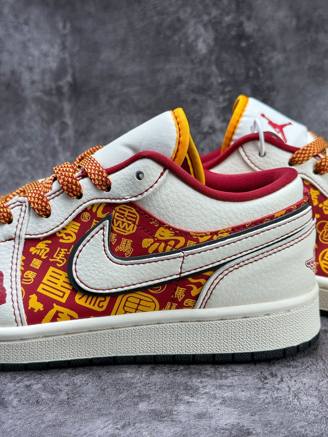 Air Jordan 1 Retro Low 马年限定 白红满天星 XT6998-119