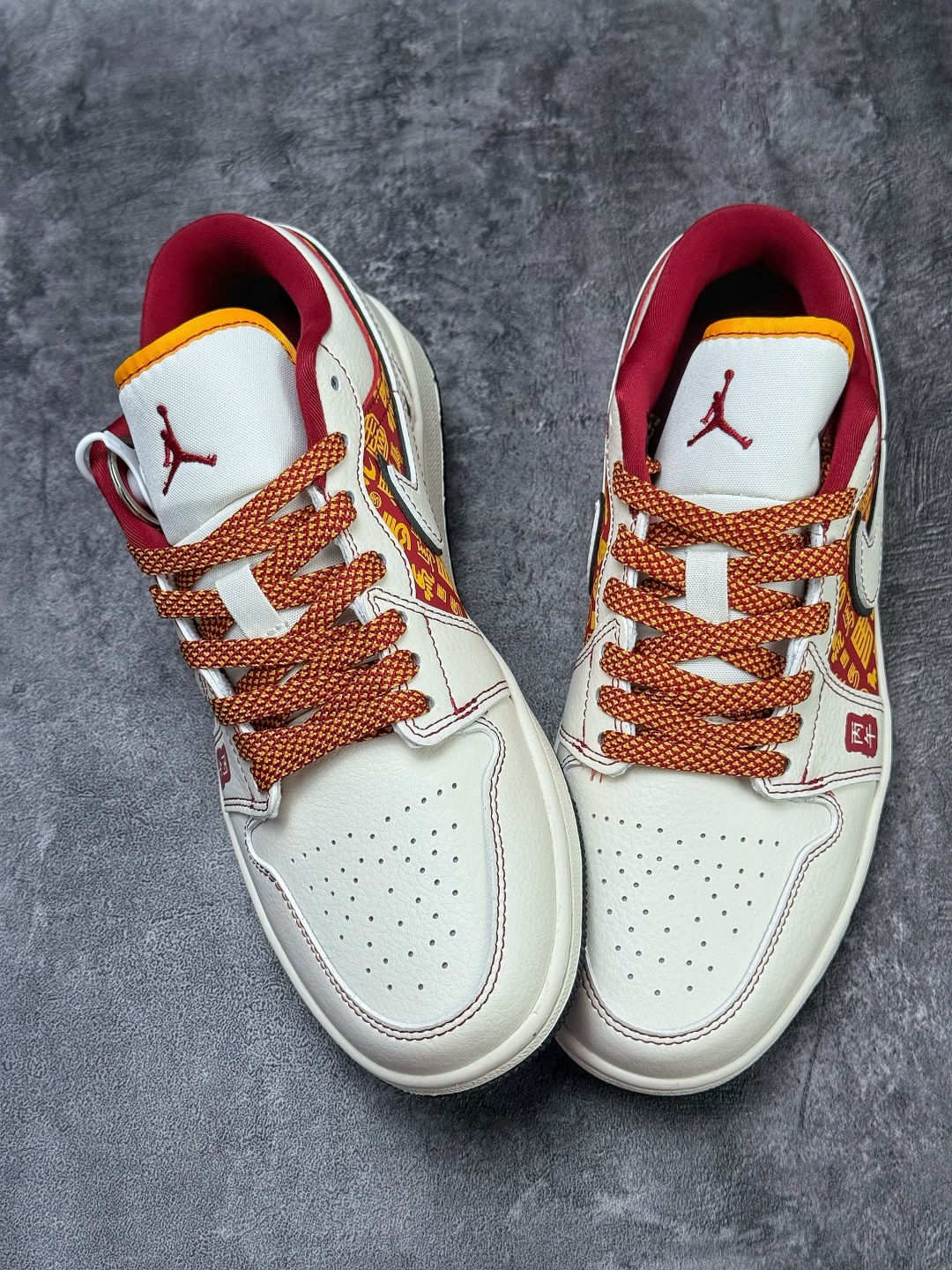 Air Jordan 1 Retro Low 马年限定 白红满天星 XT6998-119