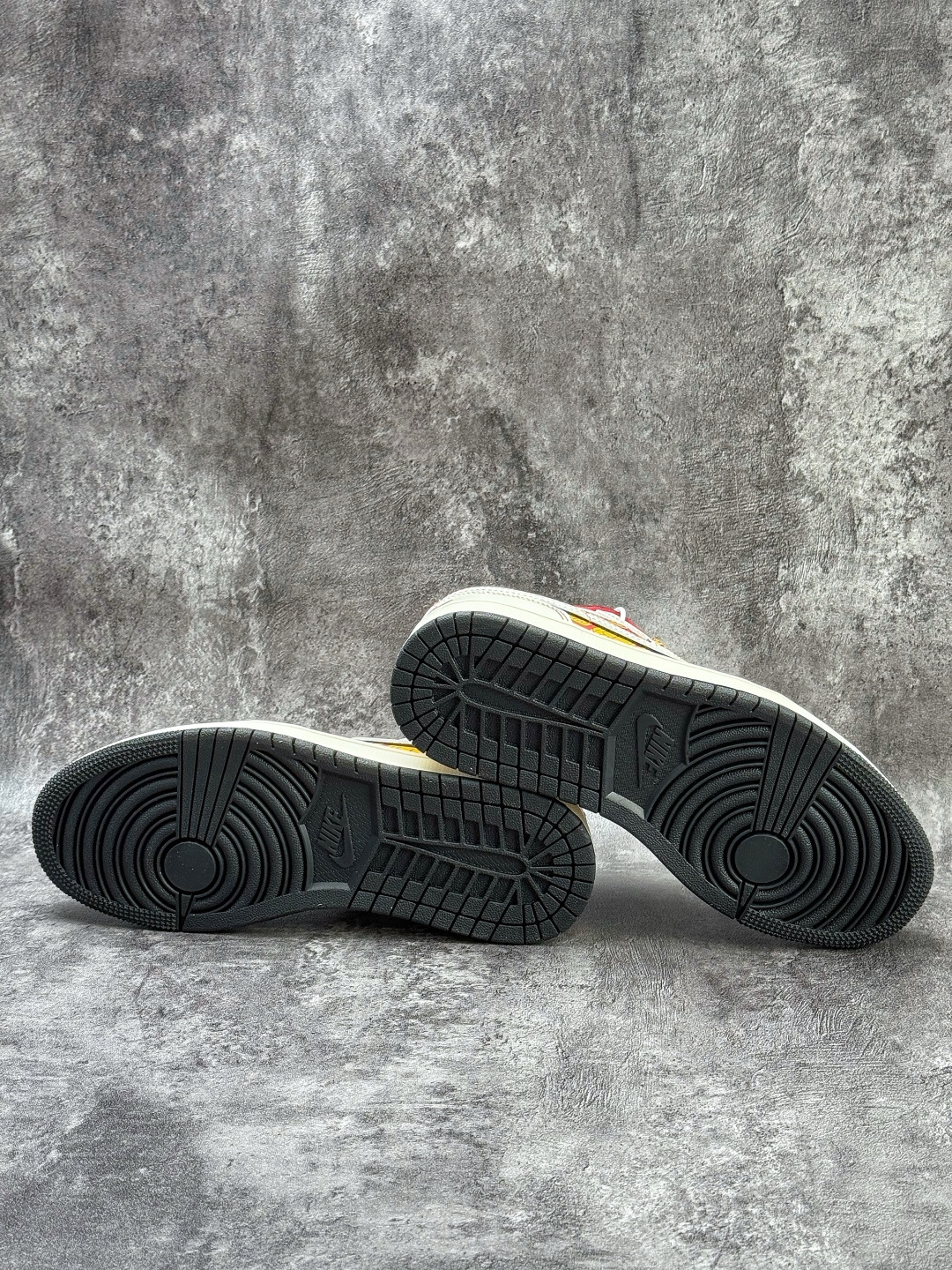 Air Jordan 1 Retro Low 马年限定 白红满天星 XT6998-119