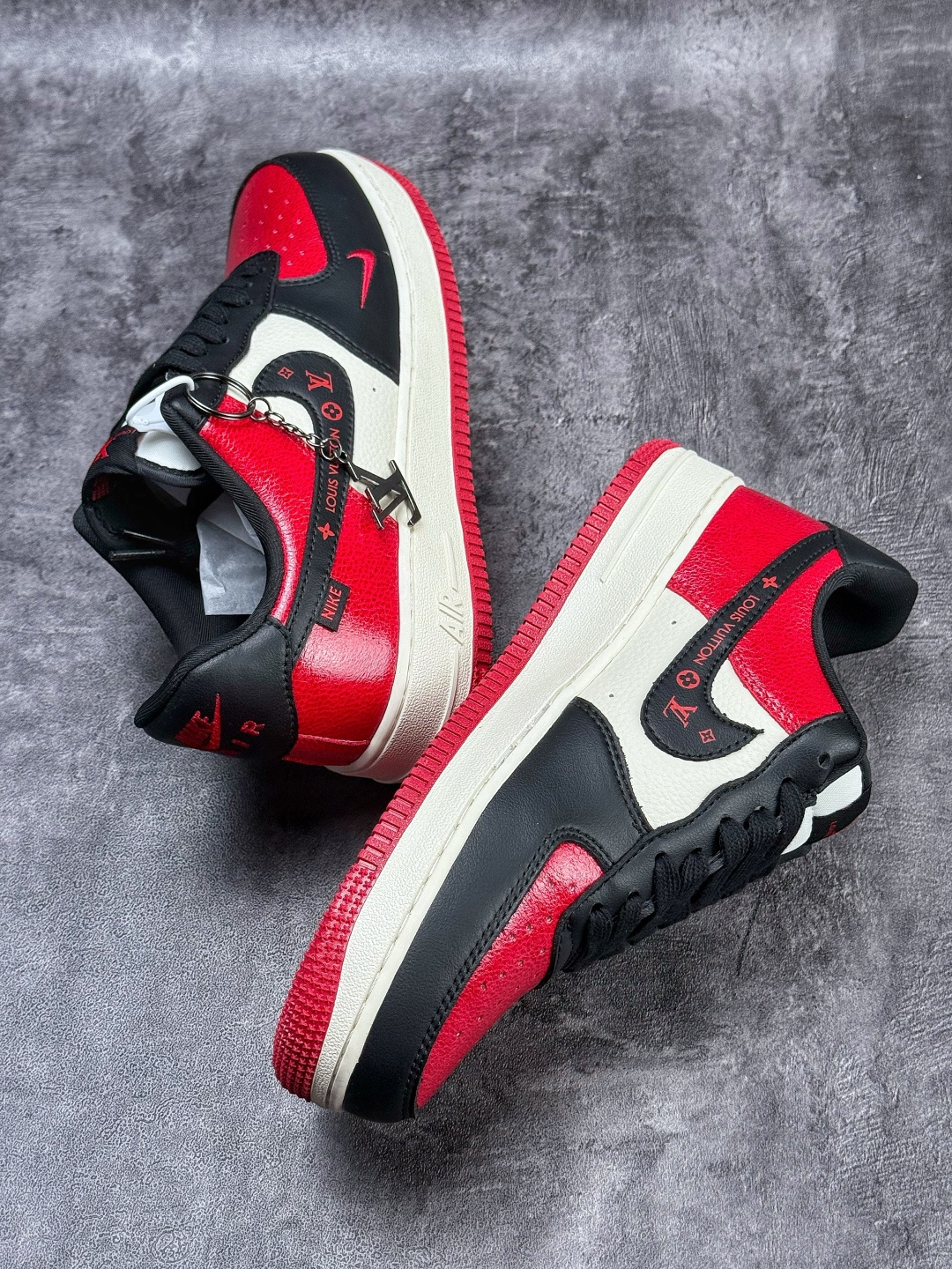 Nike Air Force 1 Low 07 x Louis Vuitton 黑红白小勾 KD1688-007