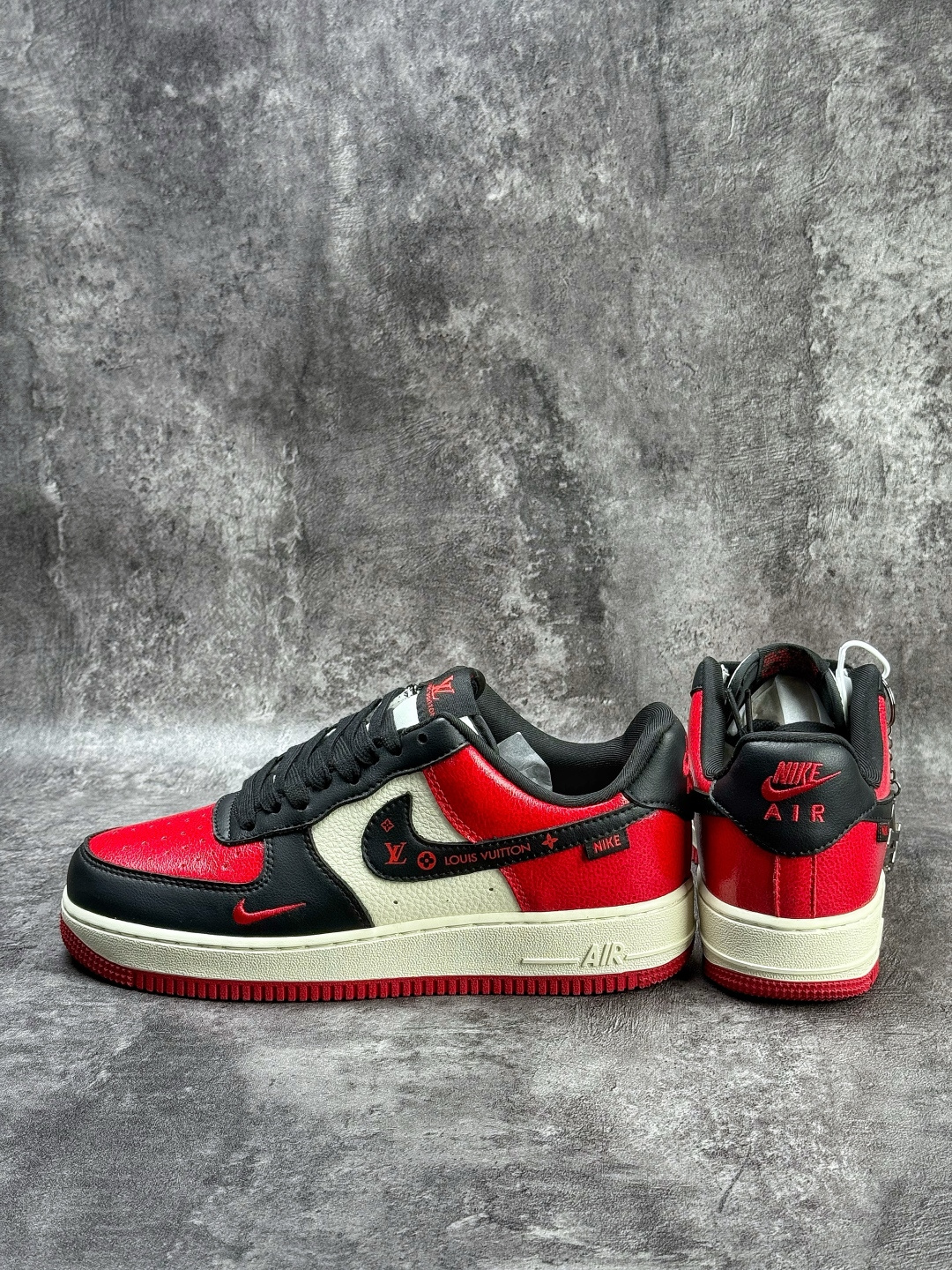 Nike Air Force 1 Low 07 x Louis Vuitton 黑红白小勾 KD1688-007