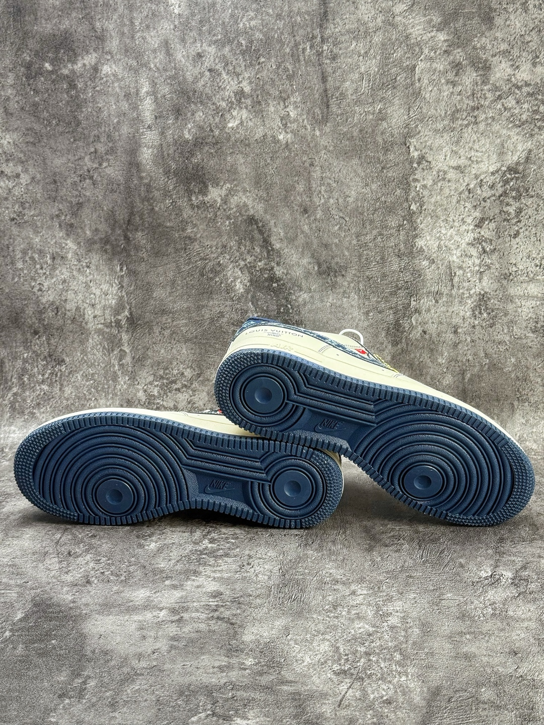 Nike Air Force 1 Low 07 x Louis Vuitton 白蓝 LV2288-003-Top High Quatity Cheap Sneakers Fashion Clothing Clothes Bags handbags Shoes of all Brand wholesale With The best Quality And Beautiful Price from China Factory Chinese suppliers wholesaler seller Nike Air Force 1 Low 07 x Louis Vuitton 白蓝 LV2288-003