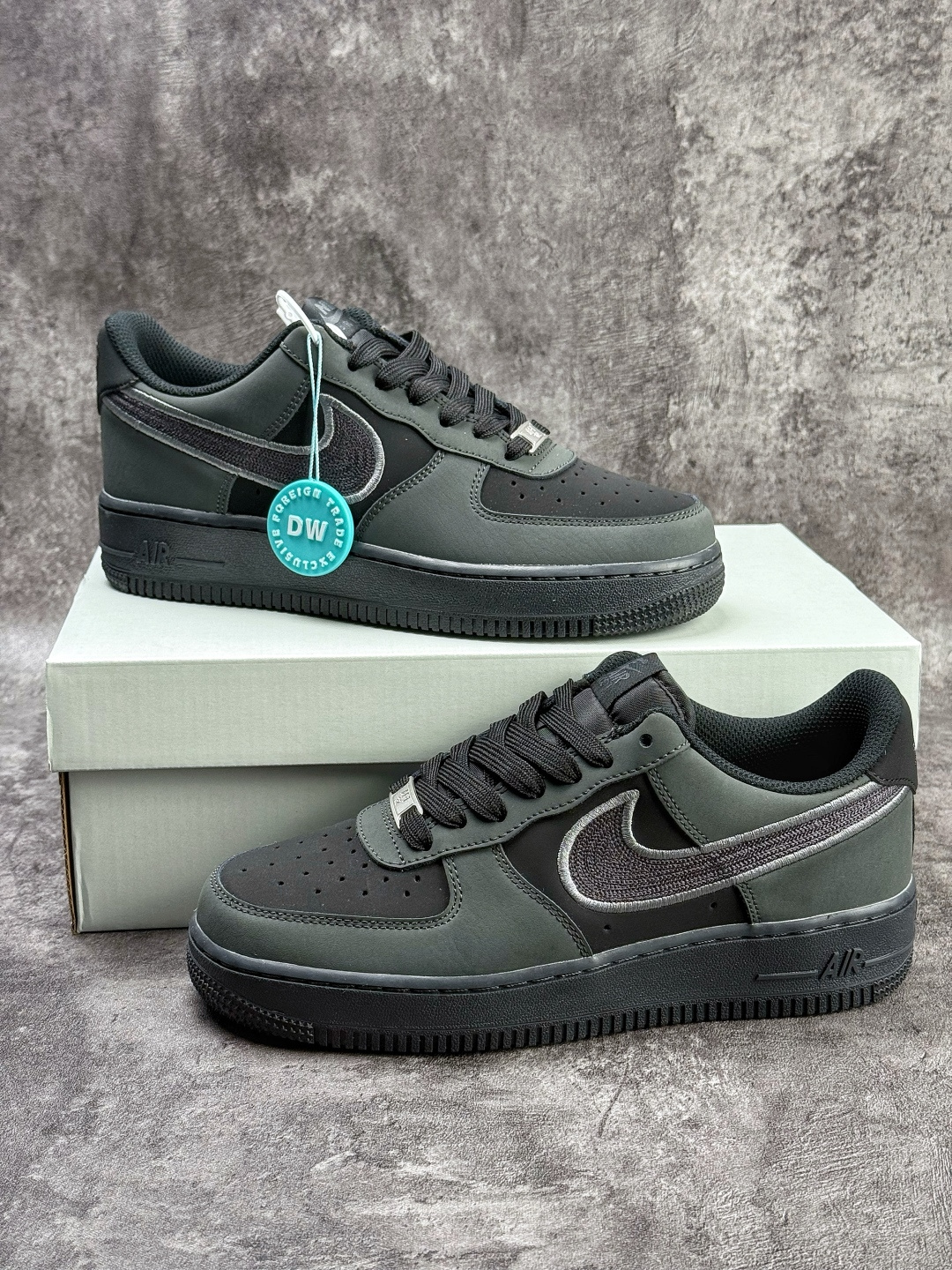 Nike Air Force 1 Low 07 灰黑 IB6842-002-Top High Quatity Cheap Sneakers Fashion Clothing Clothes Bags handbags Shoes of all Brand wholesale With The best Quality And Beautiful Price from China Factory Chinese suppliers wholesaler seller Nike Air Force 1 Low 07 灰黑 IB6842-002