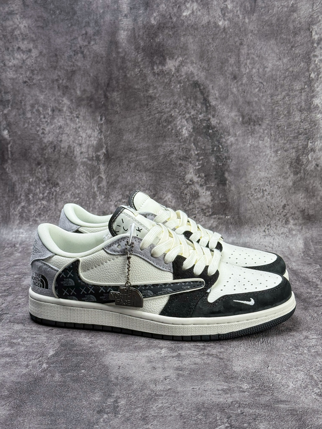 230 Travis Scott x Nike Air Jordan 1 Low x The North Face Air Jordan 1 Low 反转黑白灰小勾倒钩 版本 JW1188-172-Chinese UA Cheap High Quatity Brand Clothes Bags handbags Sneakers wholesale wholesaler seller from China Factory suppliers Fashion Clothing Shoes best Quality Beautiful Price 230 Travis Scott x Nike Air Jordan 1 Low x The North Face Air Jordan 1 Low 反转黑白灰小勾倒钩 版本 JW1188-172