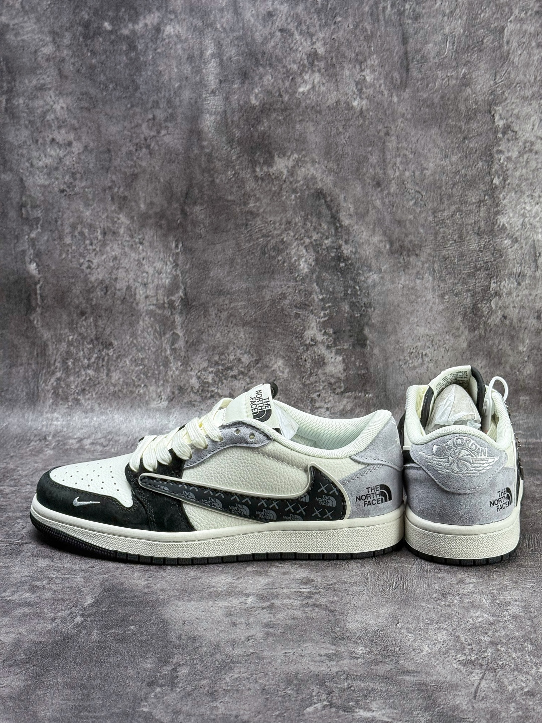 230 Travis Scott x Nike Air Jordan 1 Low x The North Face Air Jordan 1 Low 反转黑白灰小勾倒钩 版本 JW1188-172-Chinese UA Cheap High Quatity Brand Clothes Bags handbags Sneakers wholesale wholesaler seller from China Factory suppliers Fashion Clothing Shoes best Quality Beautiful Price 230 Travis Scott x Nike Air Jordan 1 Low x The North Face Air Jordan 1 Low 反转黑白灰小勾倒钩 版本 JW1188-172