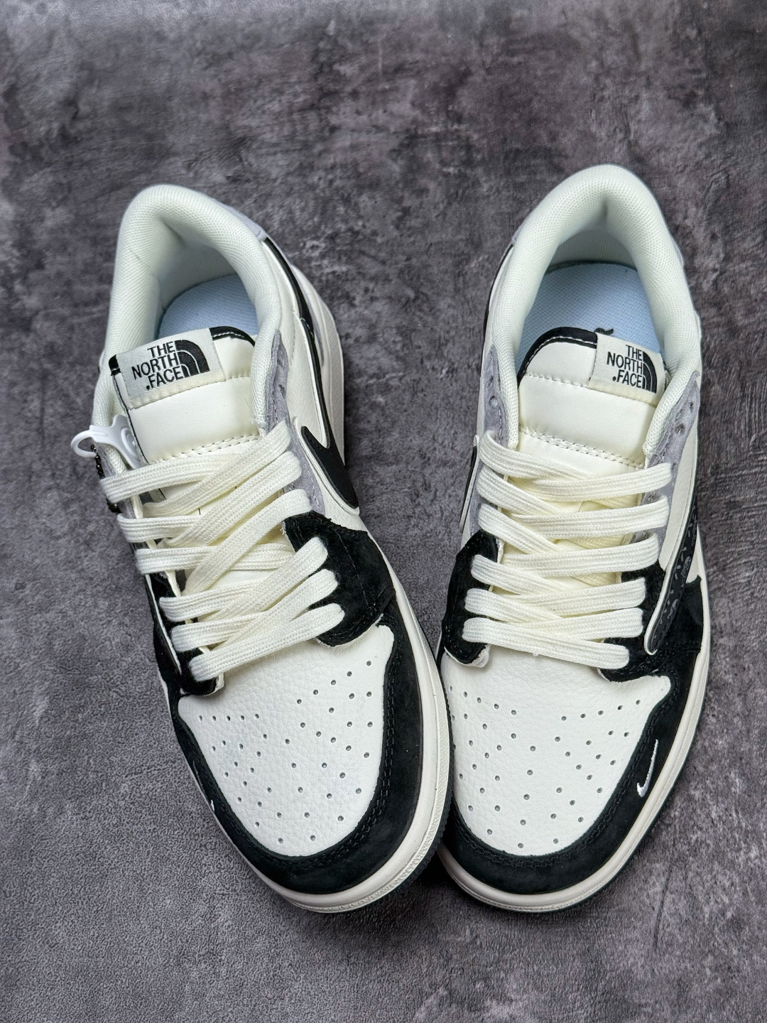 230 Travis Scott x Nike Air Jordan 1 Low x The North Face Air Jordan 1 Low 反转黑白灰小勾倒钩 版本 JW1188-172-Chinese UA Cheap High Quatity Brand Clothes Bags handbags Sneakers wholesale wholesaler seller from China Factory suppliers Fashion Clothing Shoes best Quality Beautiful Price 230 Travis Scott x Nike Air Jordan 1 Low x The North Face Air Jordan 1 Low 反转黑白灰小勾倒钩 版本 JW1188-172