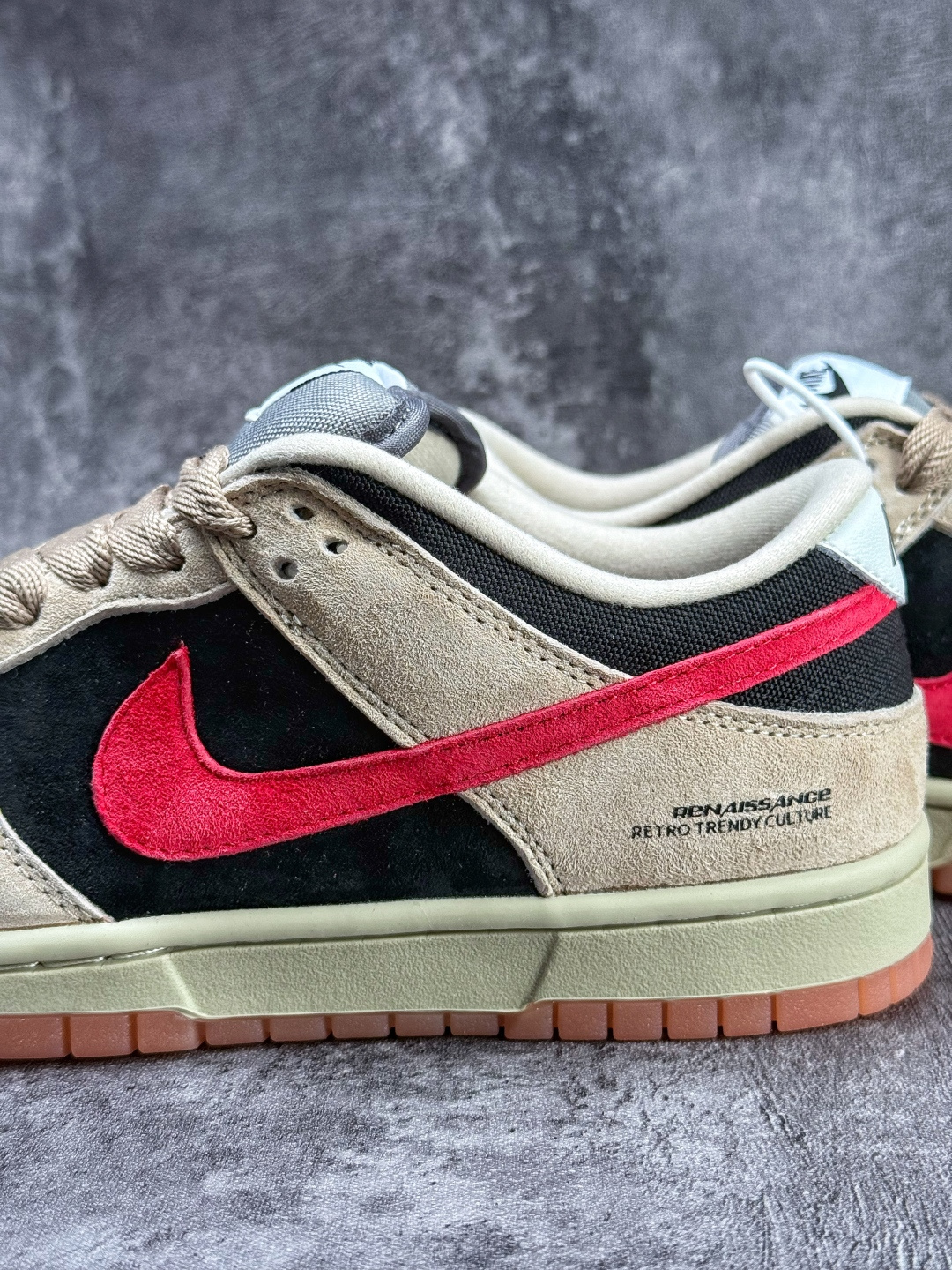 Nike SB Dunk Low PRO 黄黑红 HJ0367-200-Top High Quatity Cheap Sneakers Fashion Clothing Clothes Bags handbags Shoes of all Brand wholesale With The best Quality And Beautiful Price from China Factory Chinese suppliers wholesaler seller Nike SB Dunk Low PRO 黄黑红 HJ0367-200