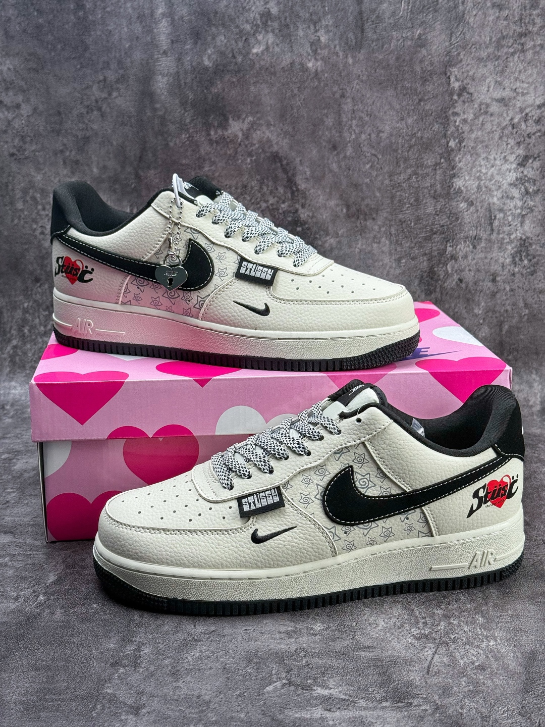 Nike Air Force 1 Low 07 x Stussy 白黑小勾 DW8806-006-Top High Quatity Cheap Sneakers Fashion Clothing Clothes Bags handbags Shoes of all Brand wholesale With The best Quality And Beautiful Price from China Factory Chinese suppliers wholesaler seller Nike Air Force 1 Low 07 x Stussy 白黑小勾 DW8806-006